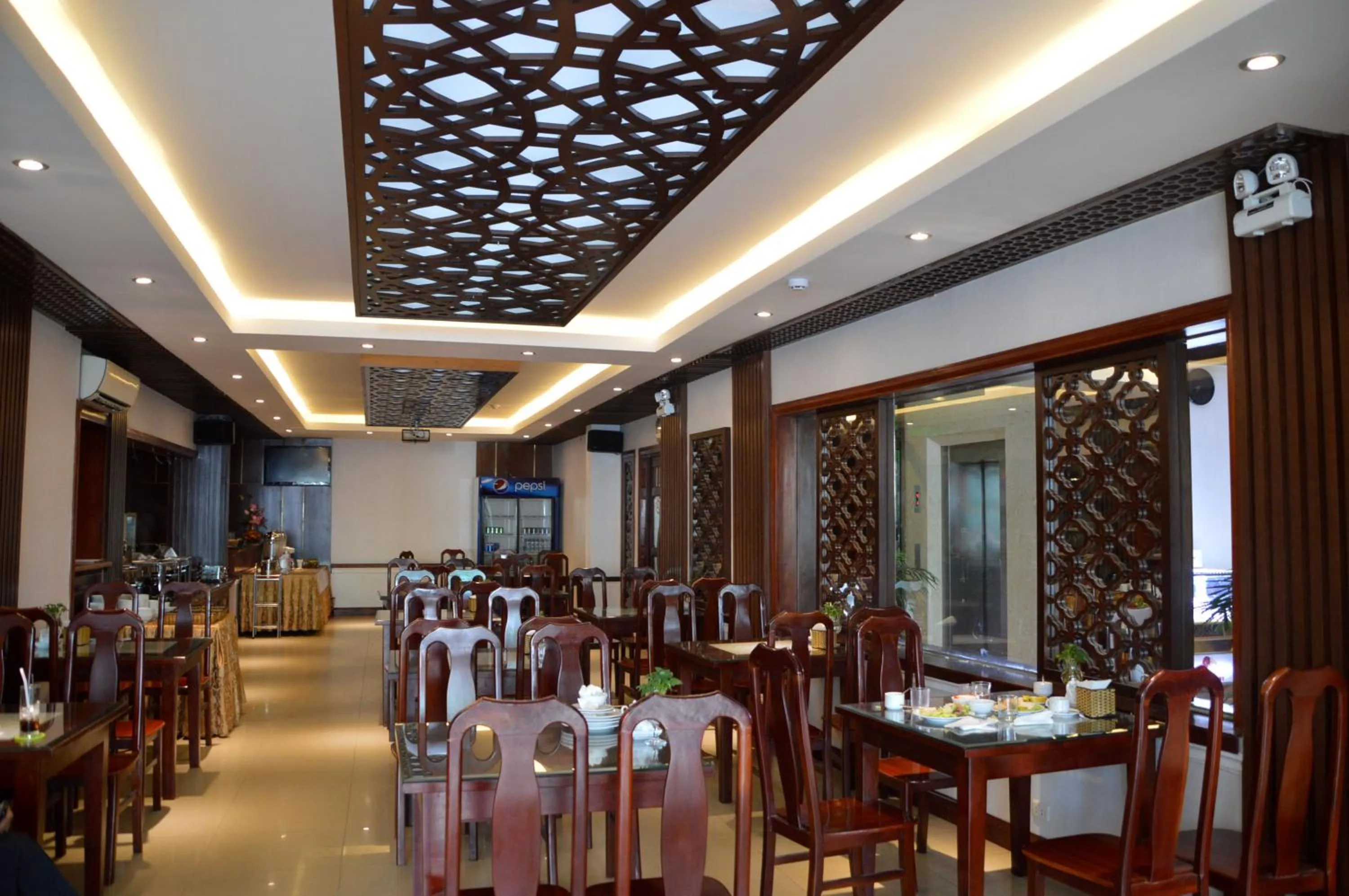 Restaurant/places to eat in Phu Tho Hotel