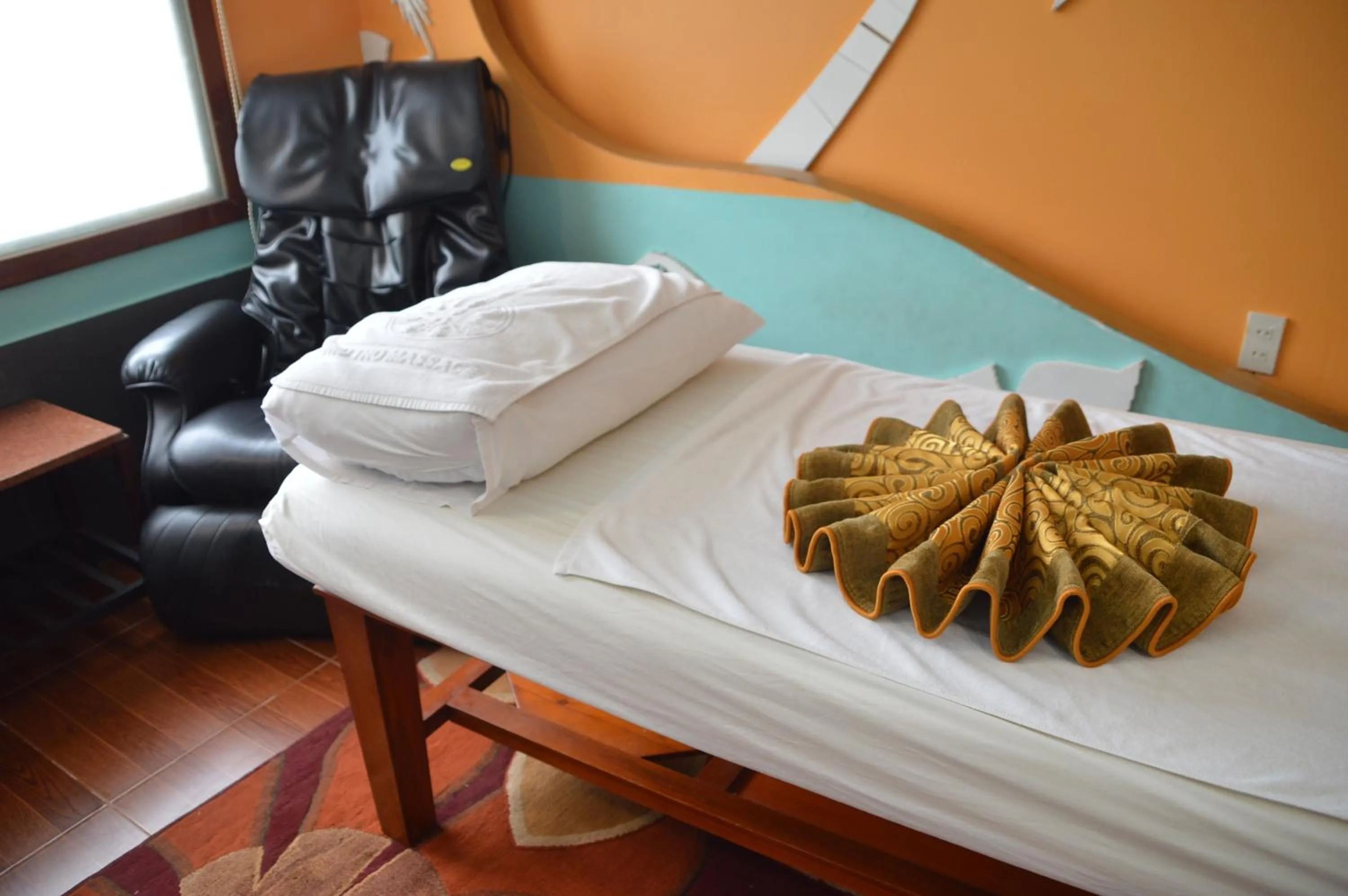 Massage in Phu Tho Hotel