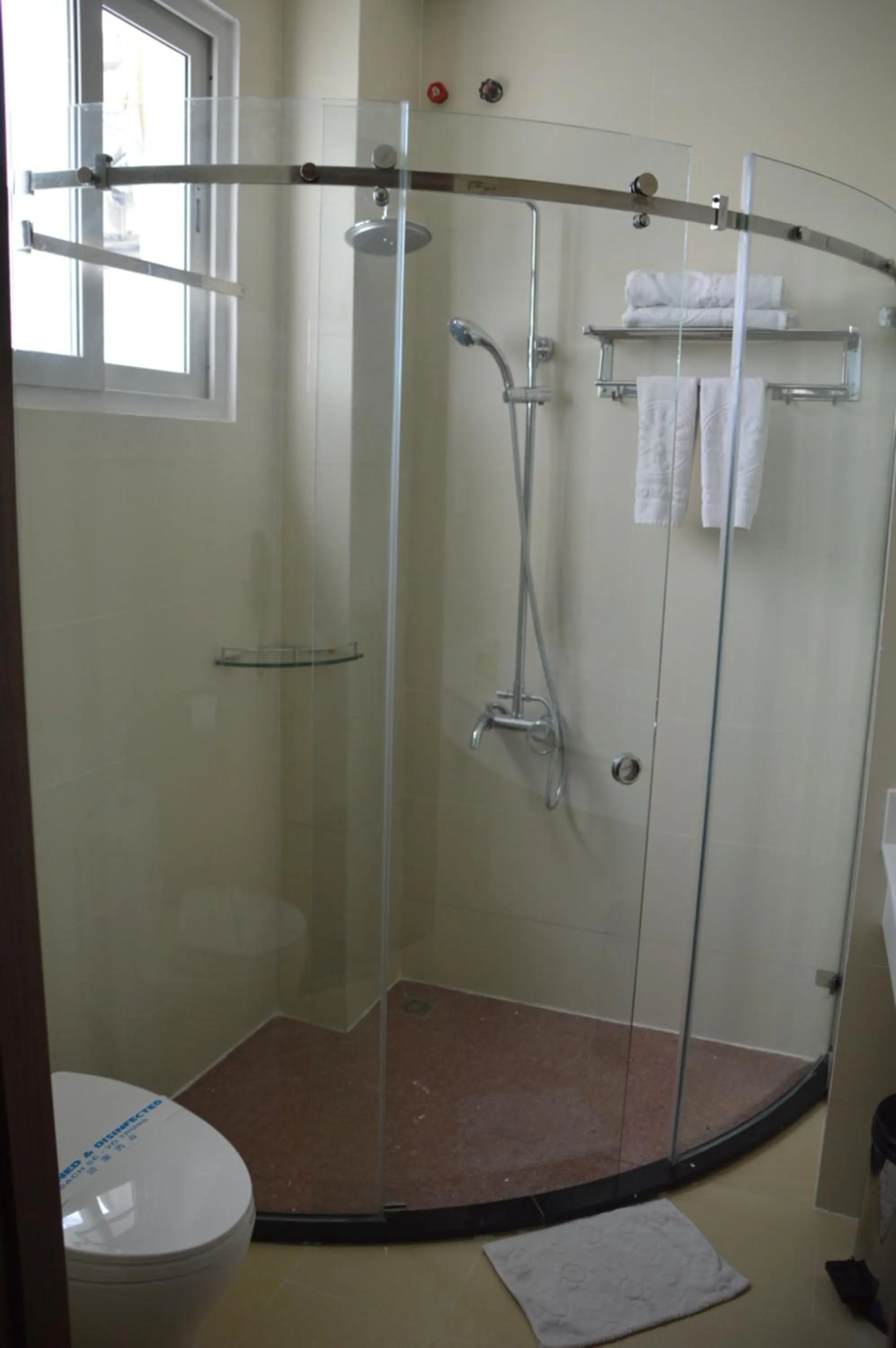 Shower in Phu Tho Hotel