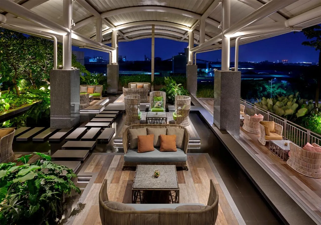 Restaurant/places to eat in Nuanza Hotel & Convention Cikarang