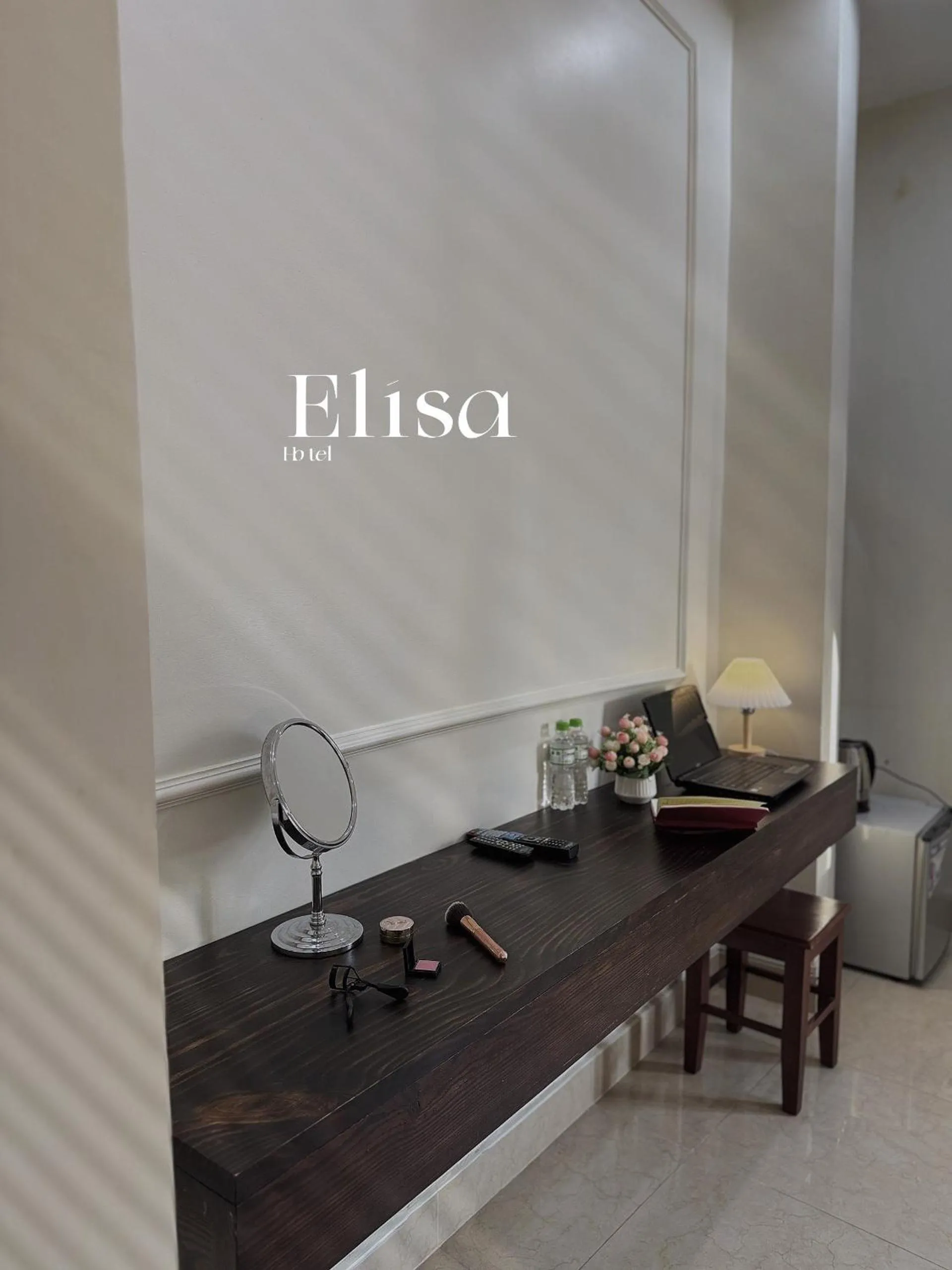 hair dresser in ELISA HOTEL