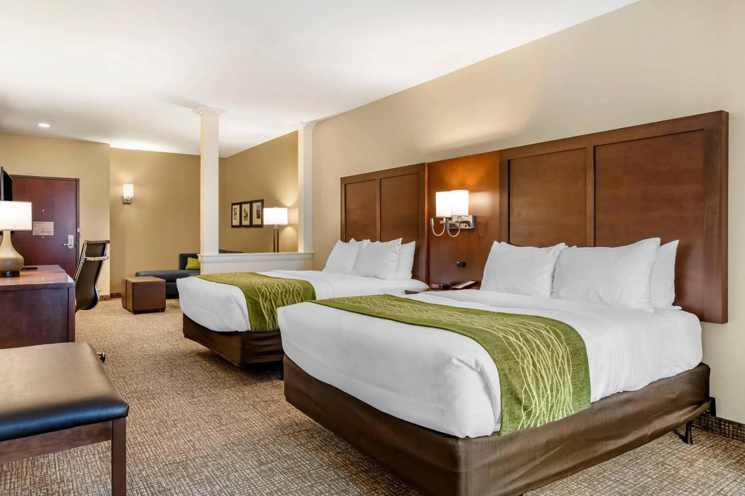 Bedroom, Bed in Comfort Suites San Antonio Ft Sam Houston-SAMMC Area