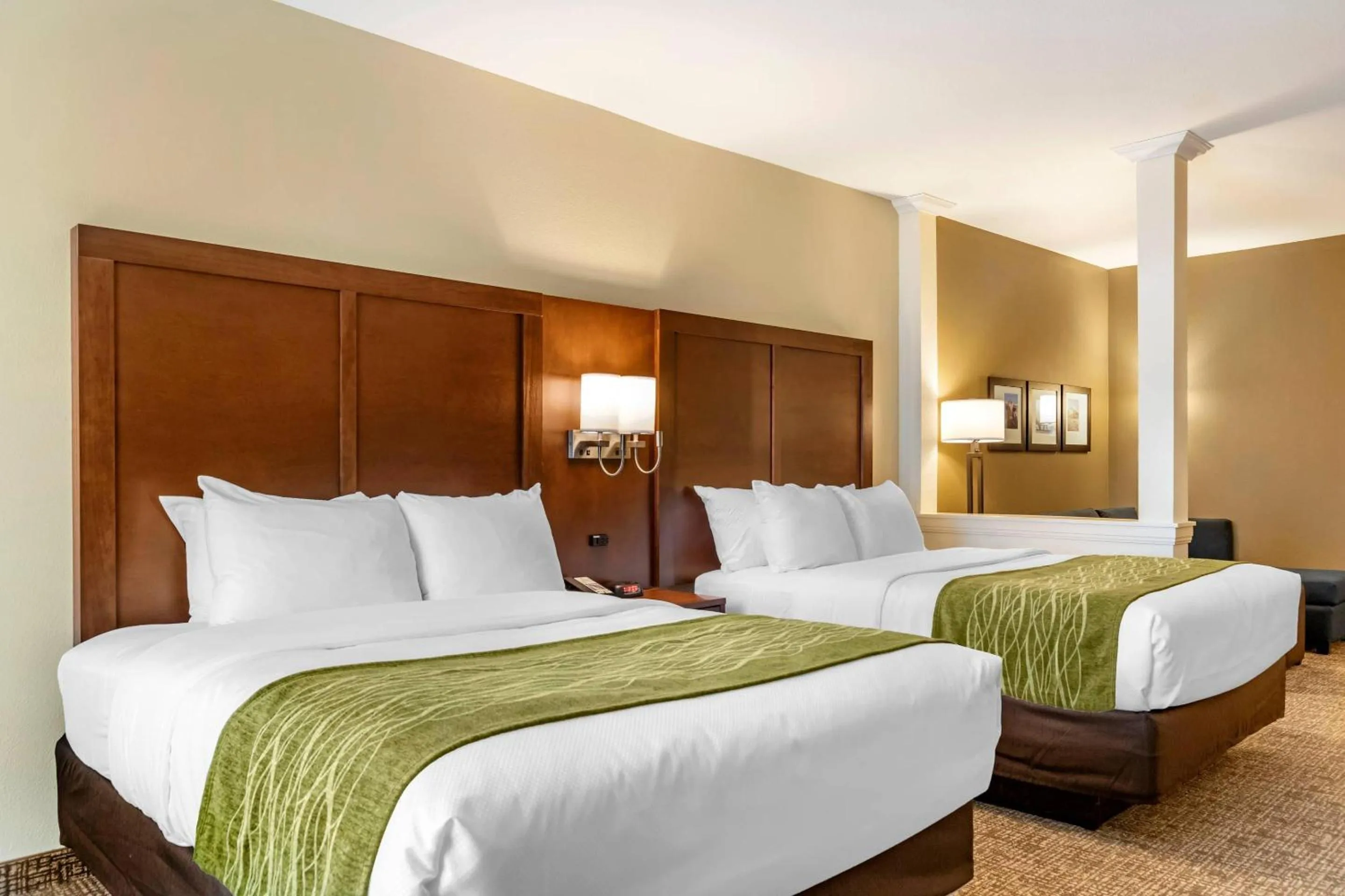 Bedroom, Bed in Comfort Suites San Antonio Ft Sam Houston-SAMMC Area