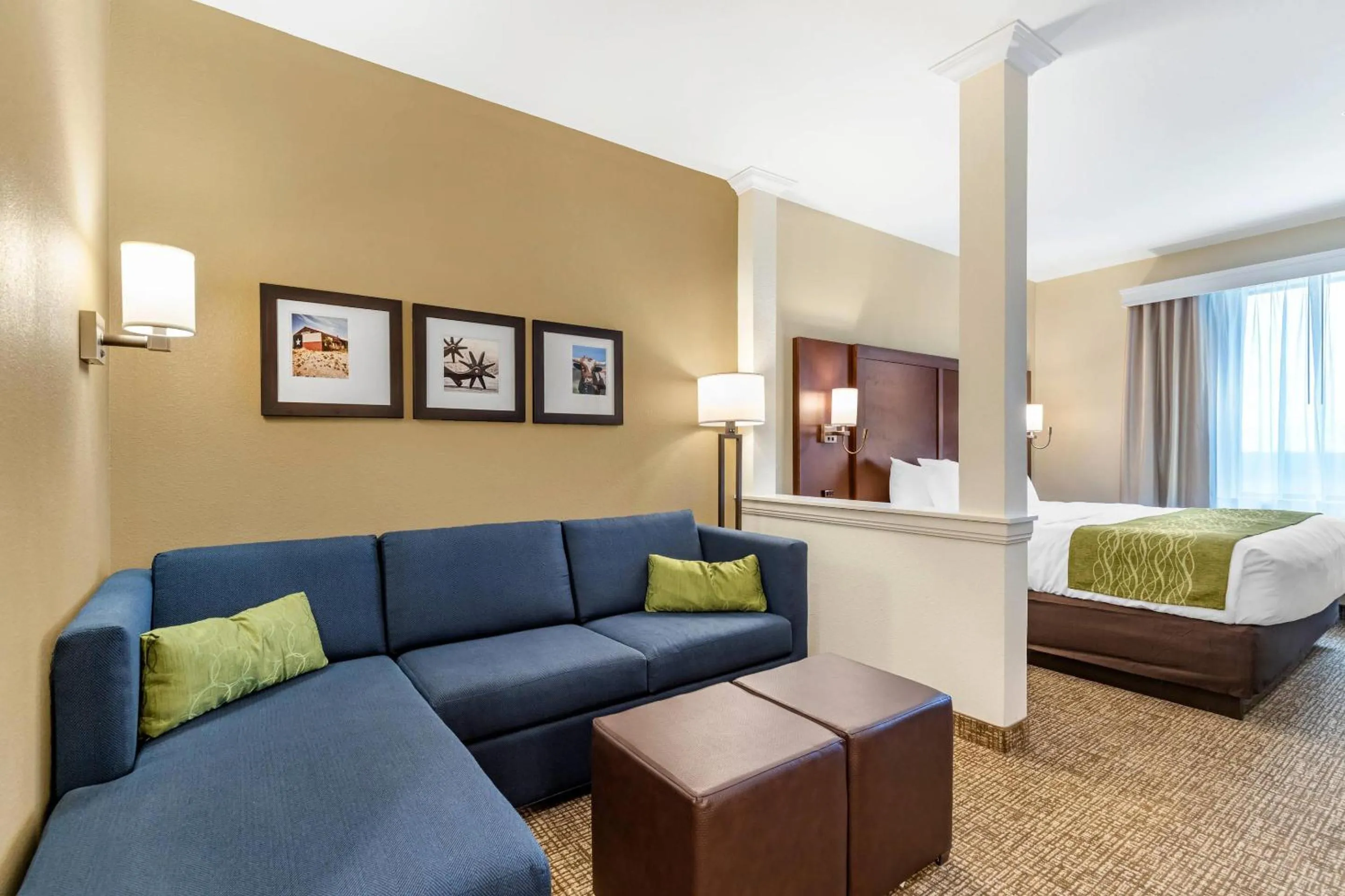 Bedroom, Bed in Comfort Suites San Antonio Ft Sam Houston-SAMMC Area