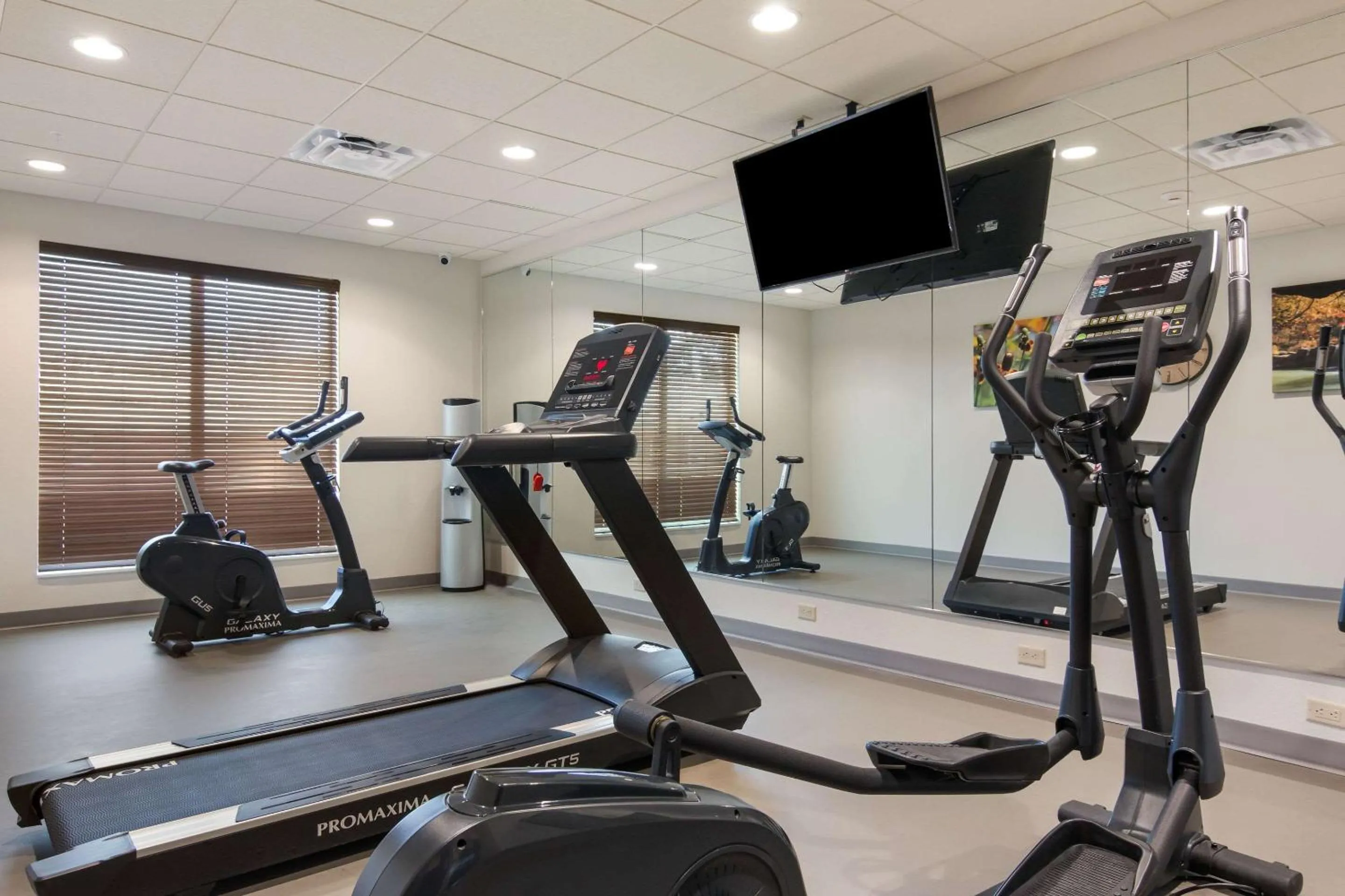 Fitness centre/facilities in Sleep Inn East Camden