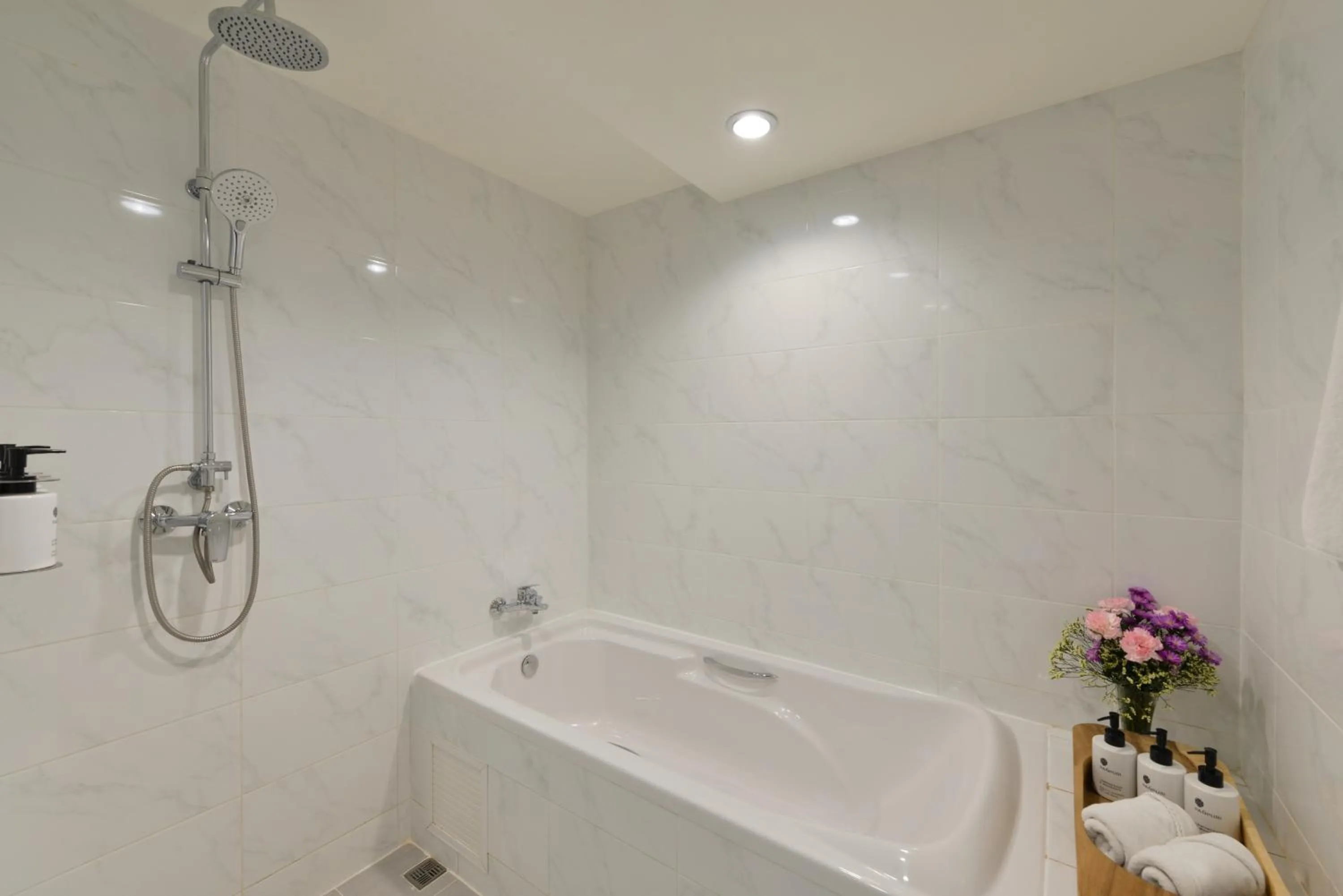 Bathroom in Villa De Pranakorn