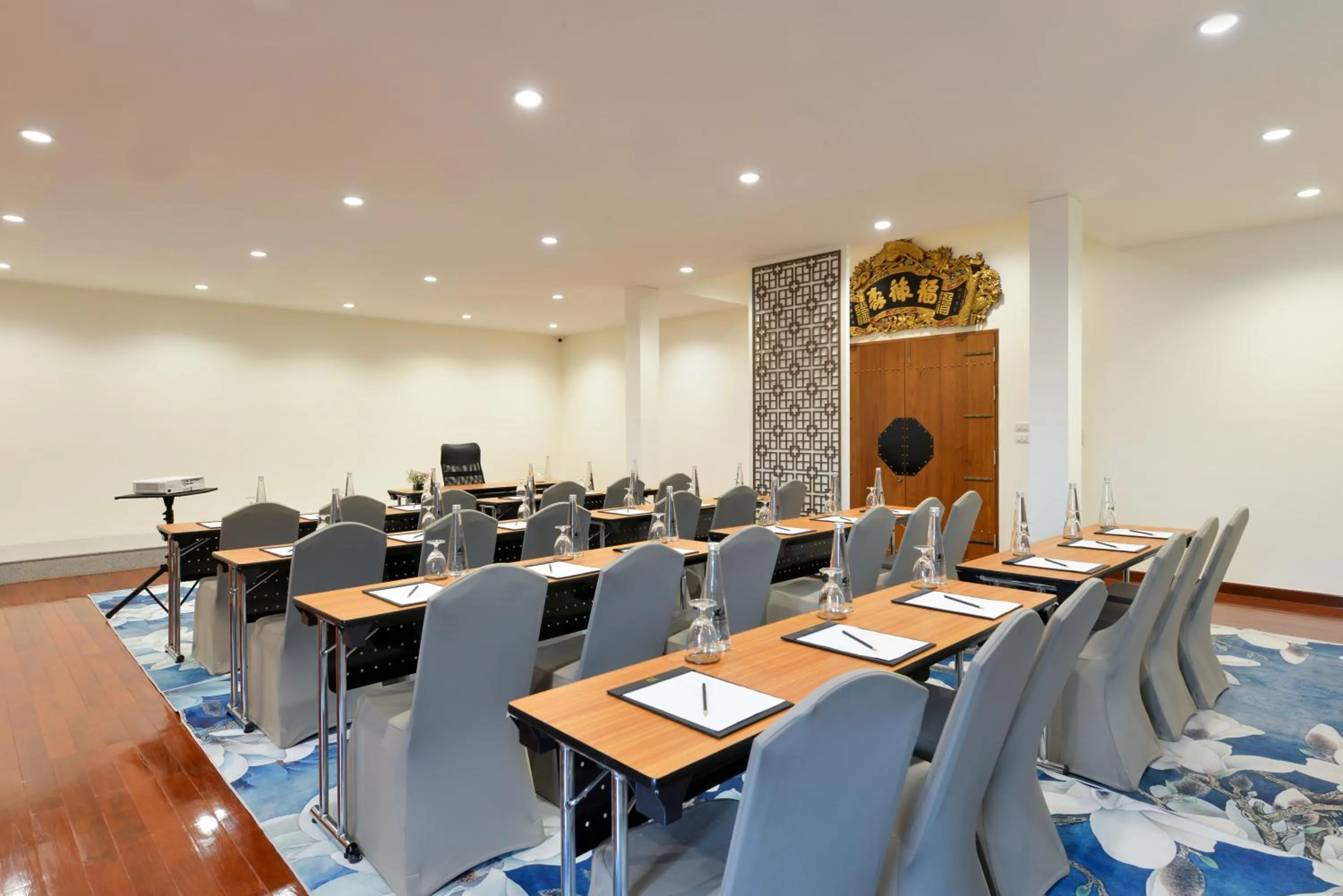 Meeting/conference room in Villa De Pranakorn