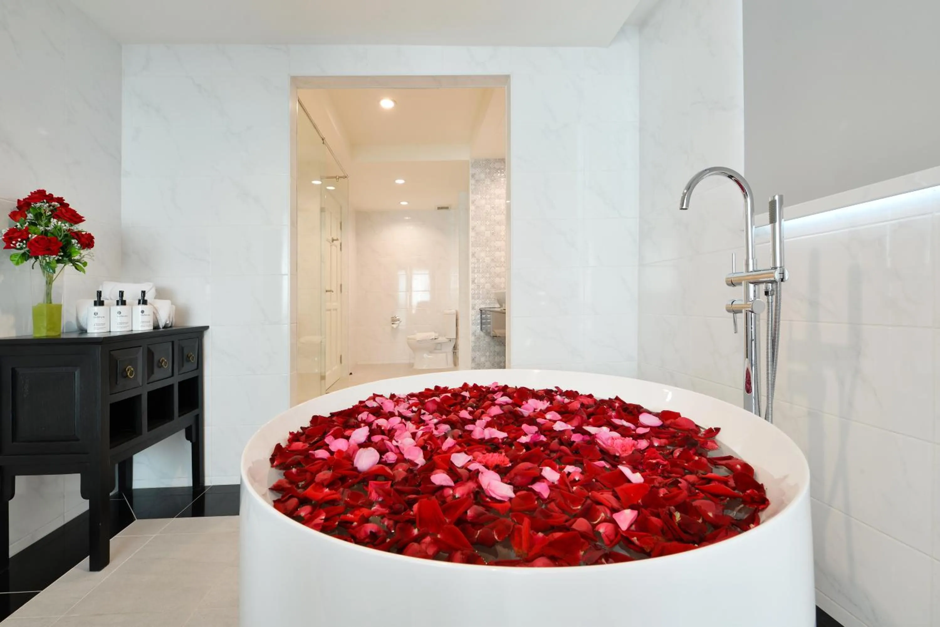 Bathroom in Villa De Pranakorn