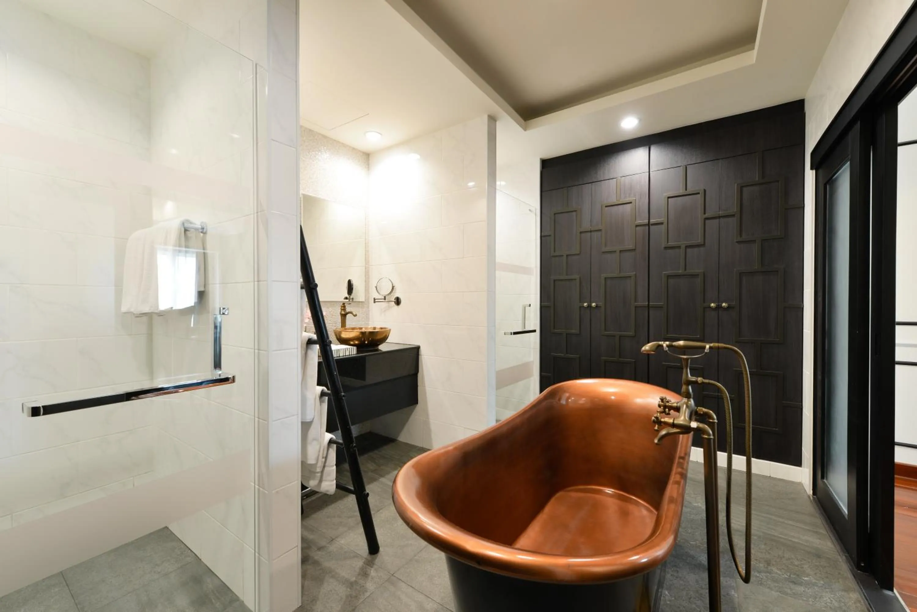 Bathroom in Villa De Pranakorn