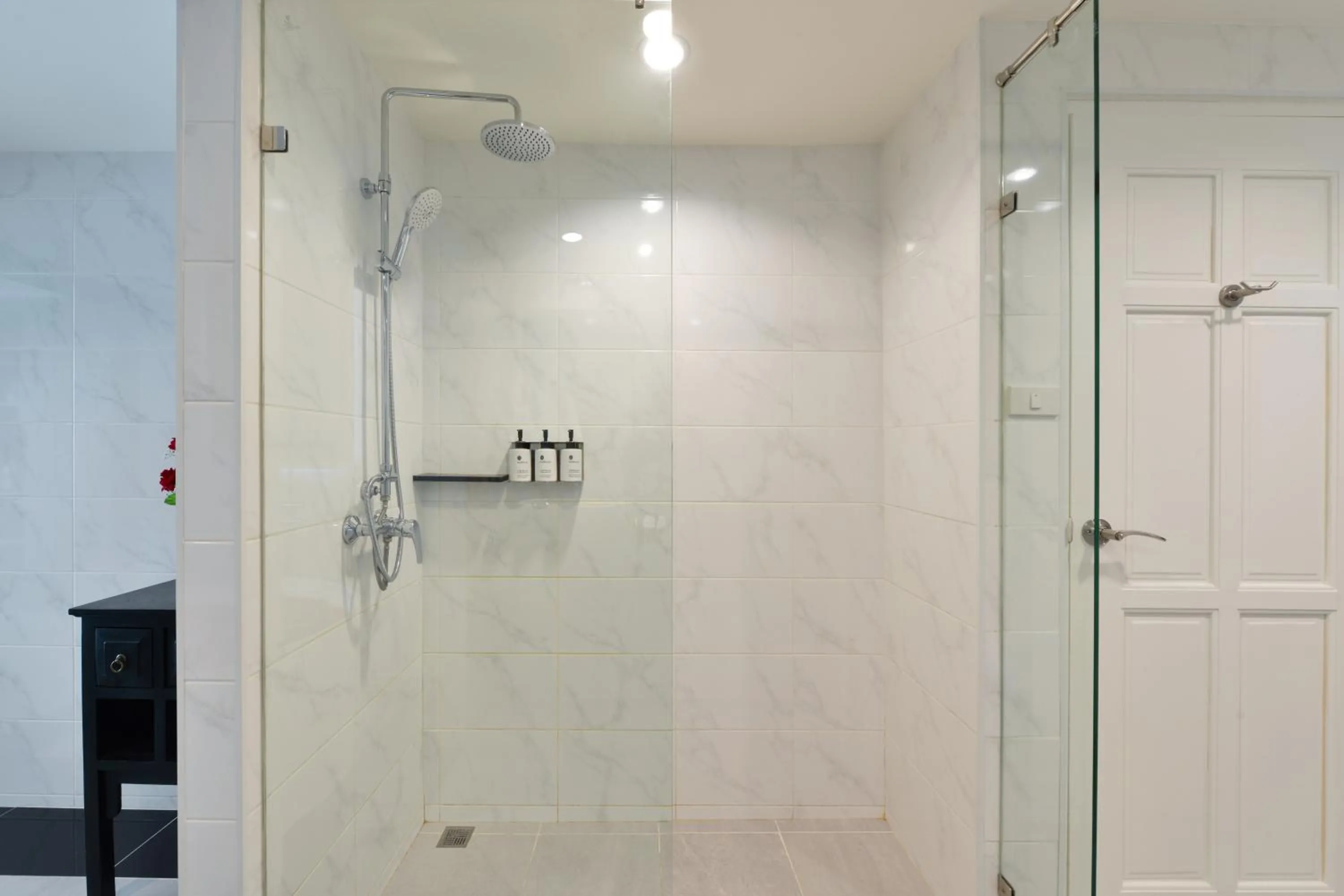 Shower in Villa De Pranakorn