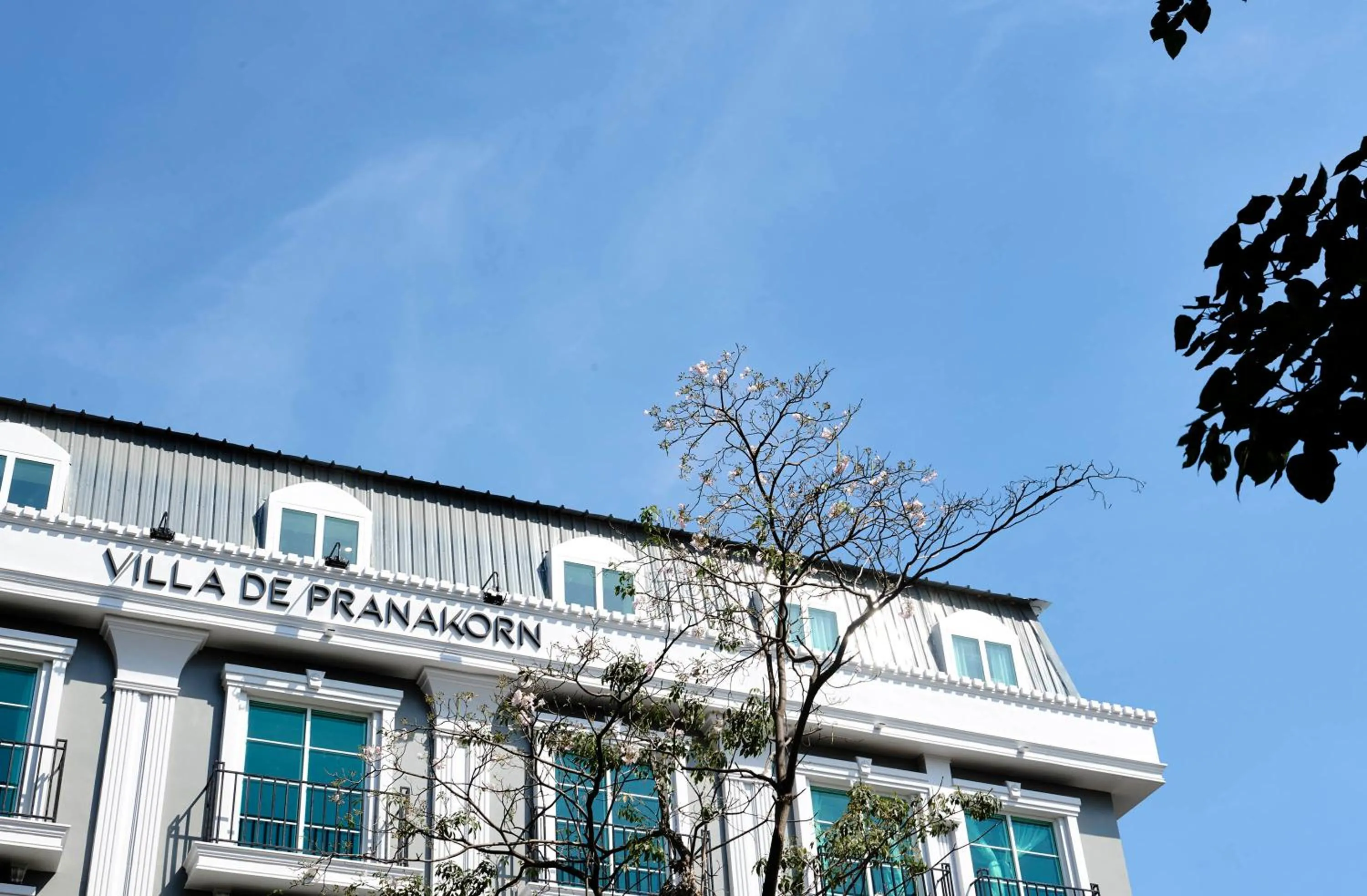 Property building in Villa De Pranakorn