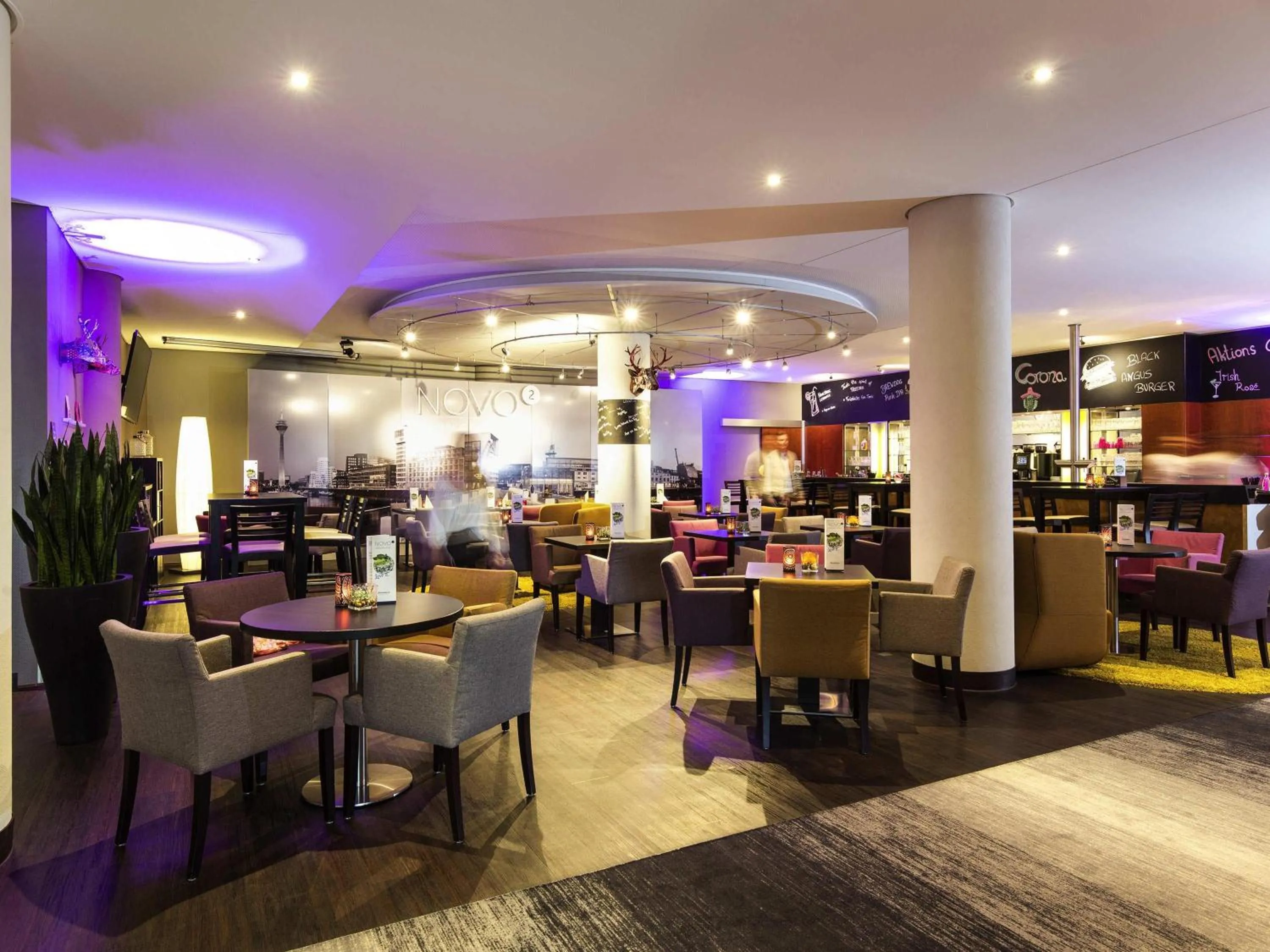 Restaurant/places to eat in Novotel Düsseldorf City West