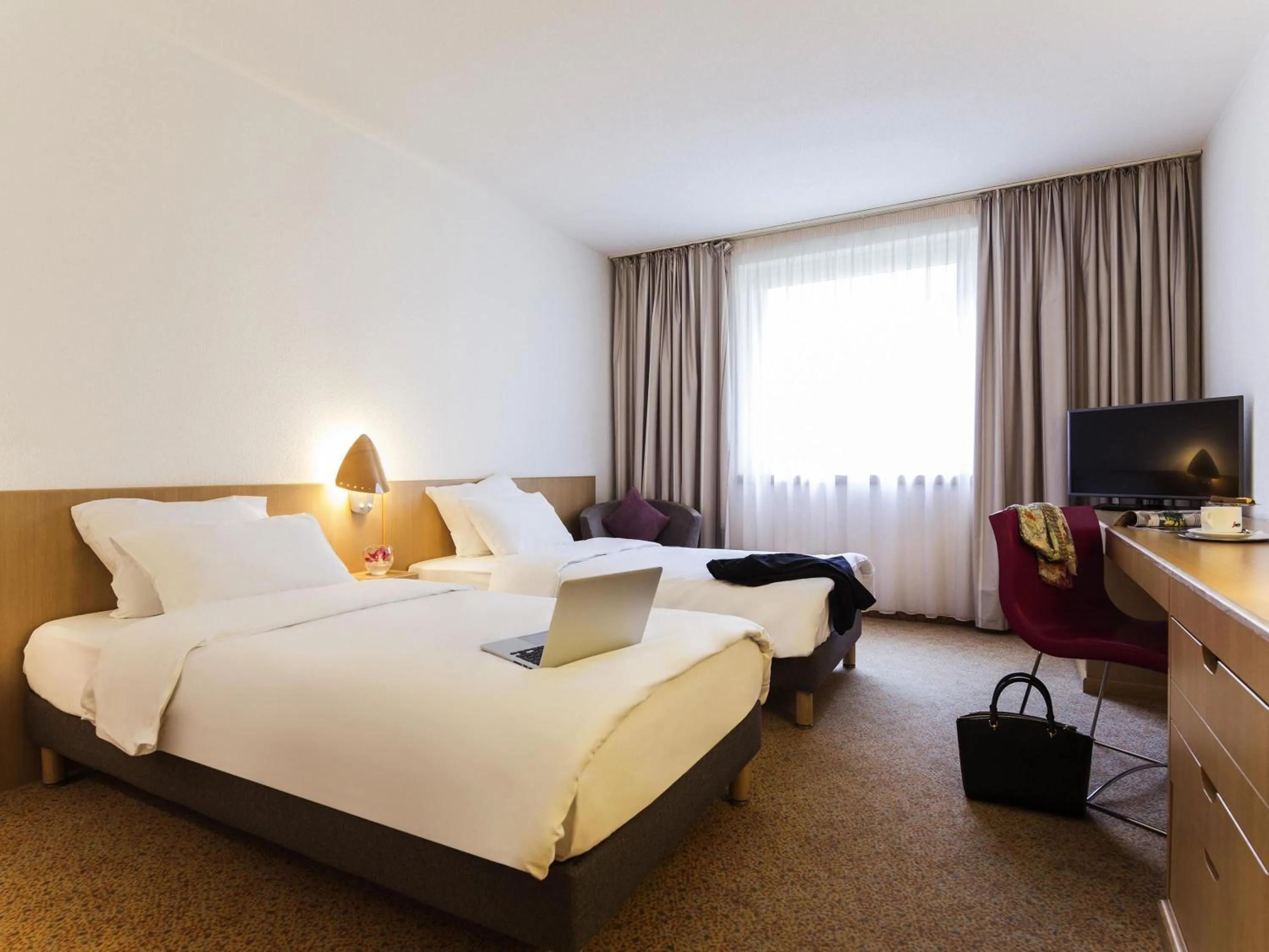 Bedroom, Bed in Novotel Düsseldorf City West