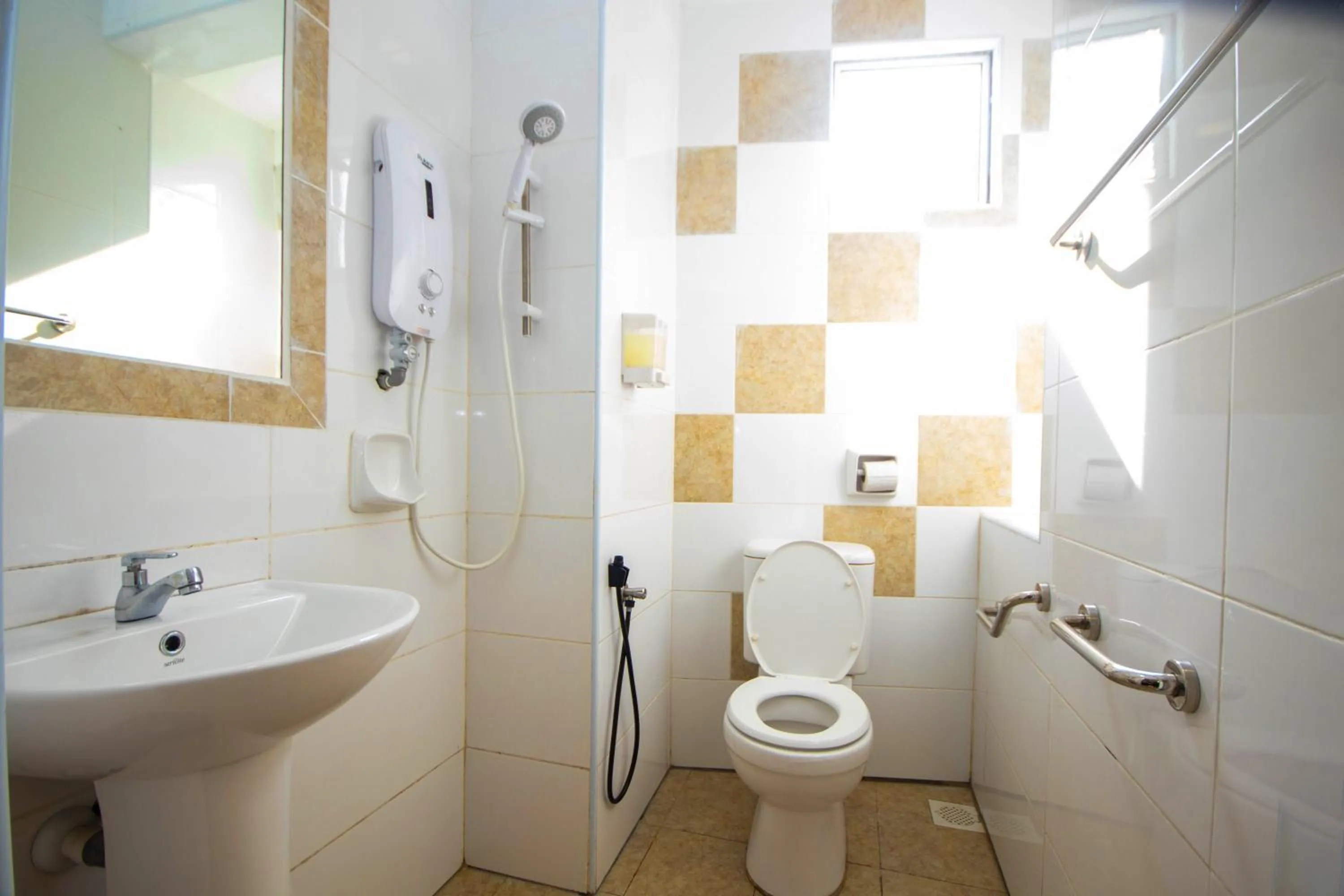 Bathroom in SUN INNS PERMAS JAYA