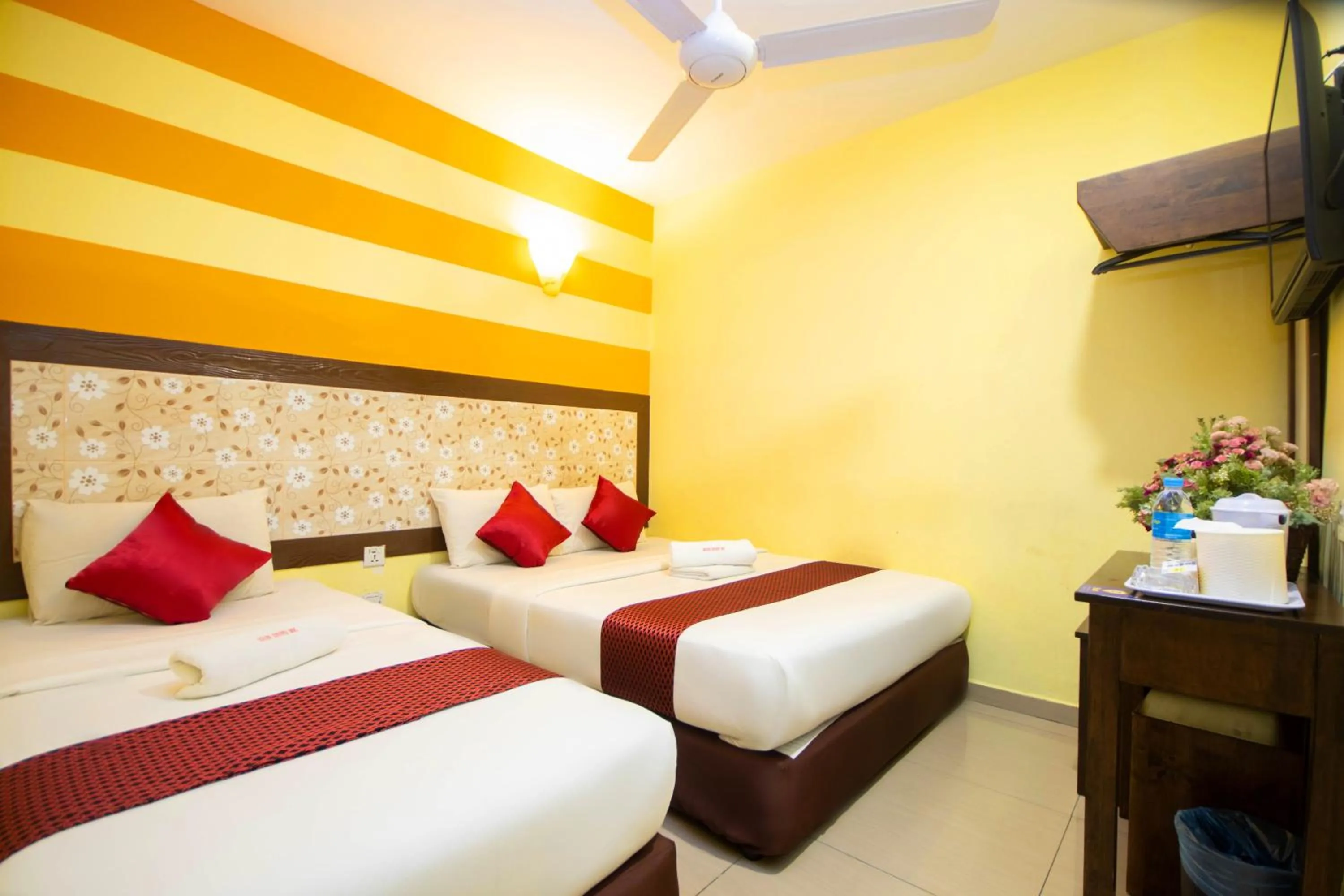 Bedroom, Bed in SUN INNS PERMAS JAYA