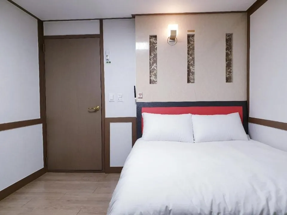 Bed in Hangeul Guesthouse