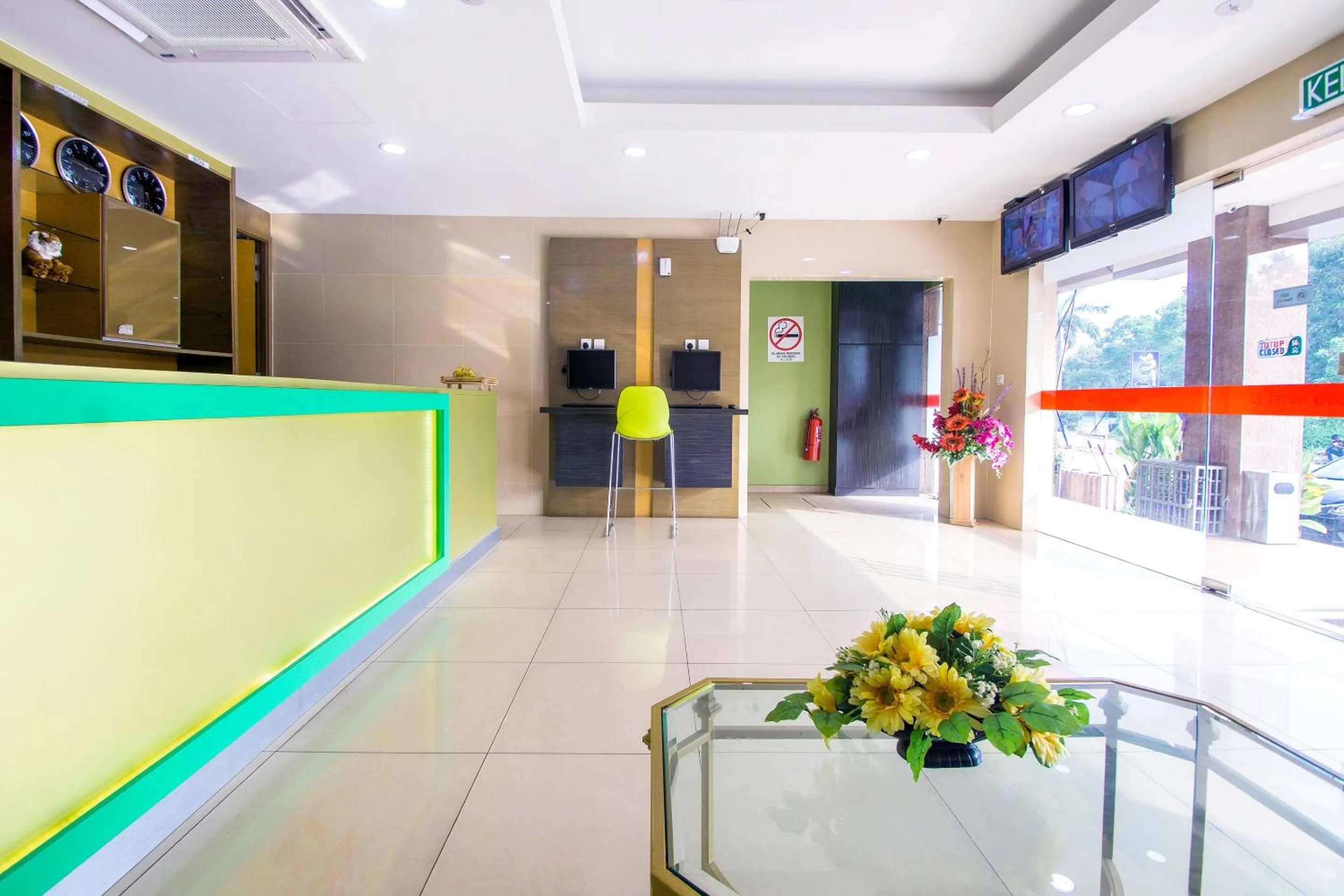 Lobby or reception in OYO 89842 Hotel 22, Northport