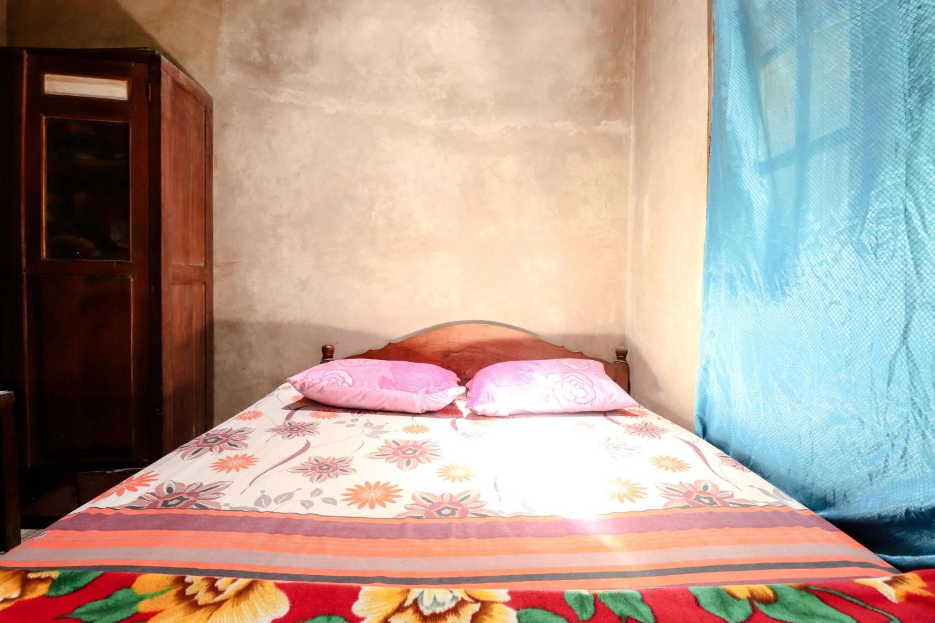 Bed in Iran Homestay