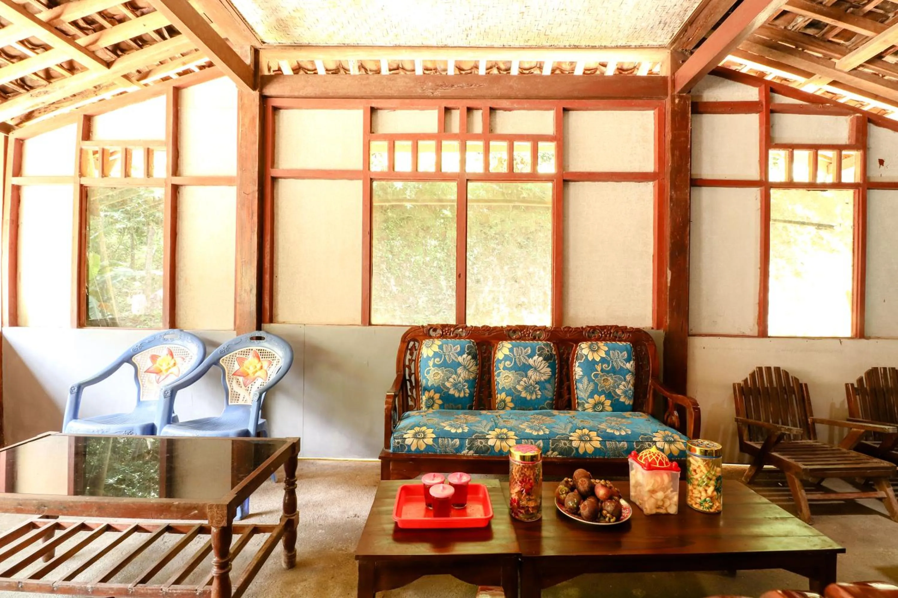 Seating area in Iran Homestay