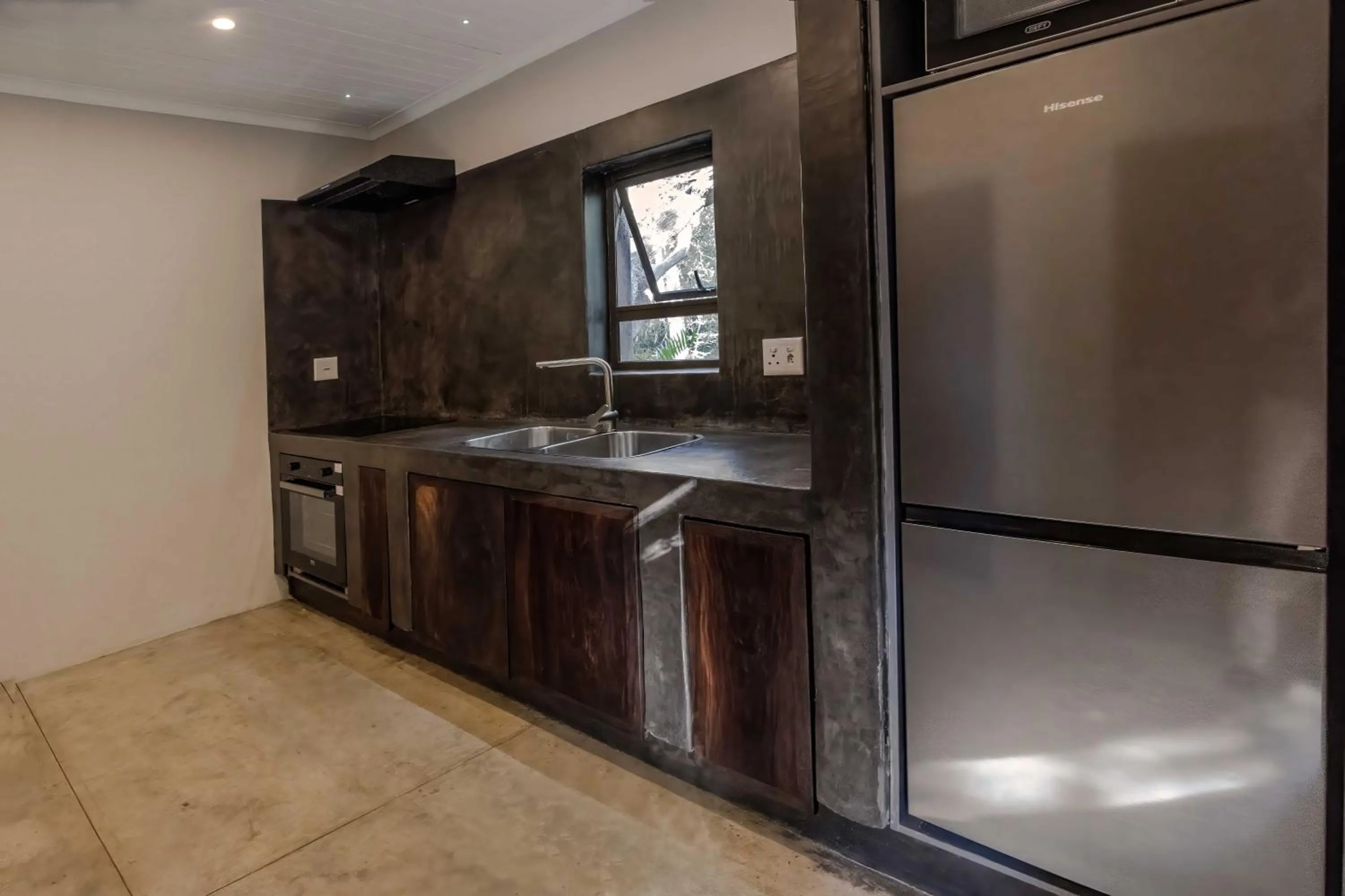 Kitchen or kitchenette in Kruger Eden Lodge