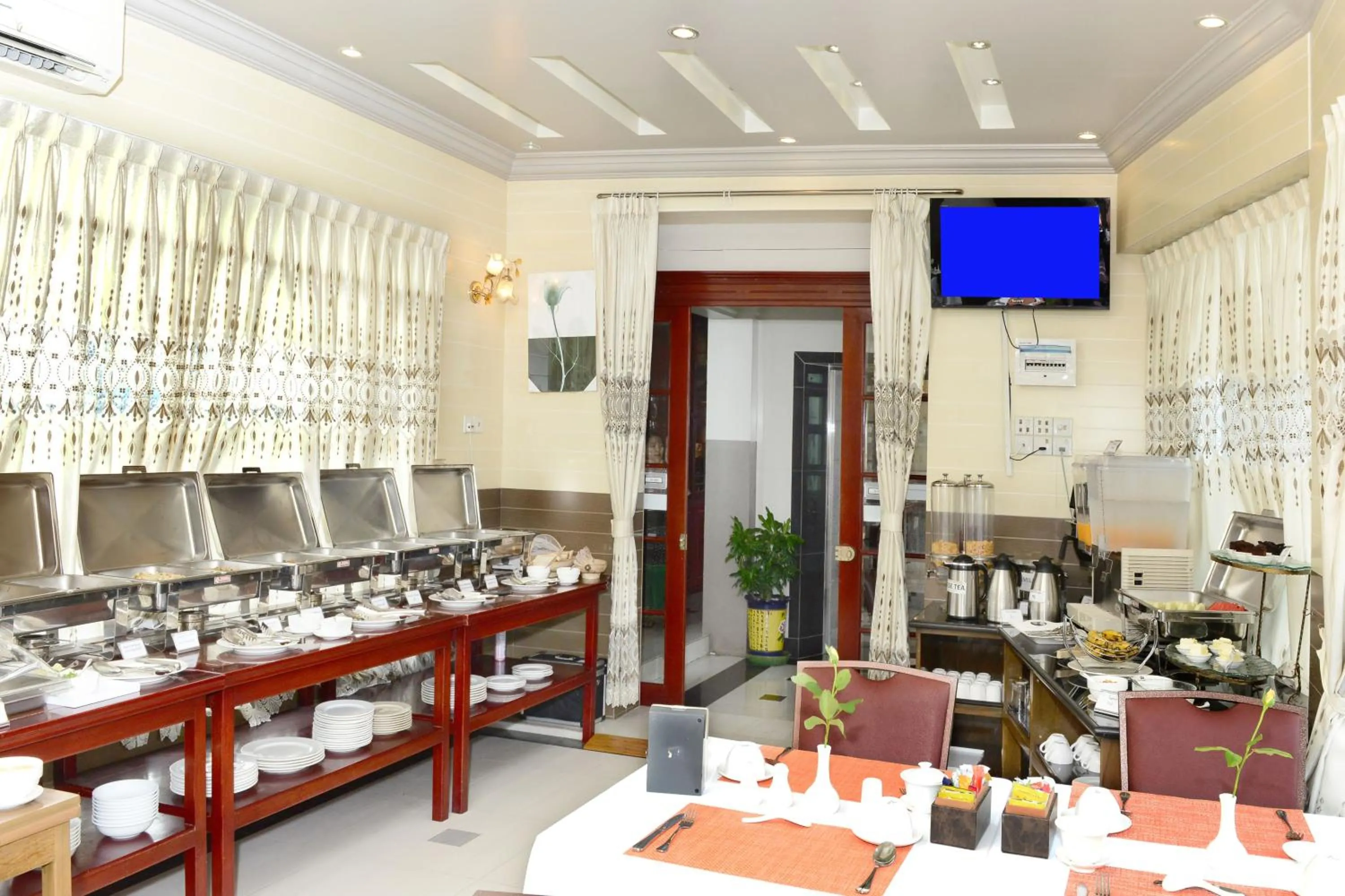 Restaurant/places to eat in Hotel Grand United - Chinatown