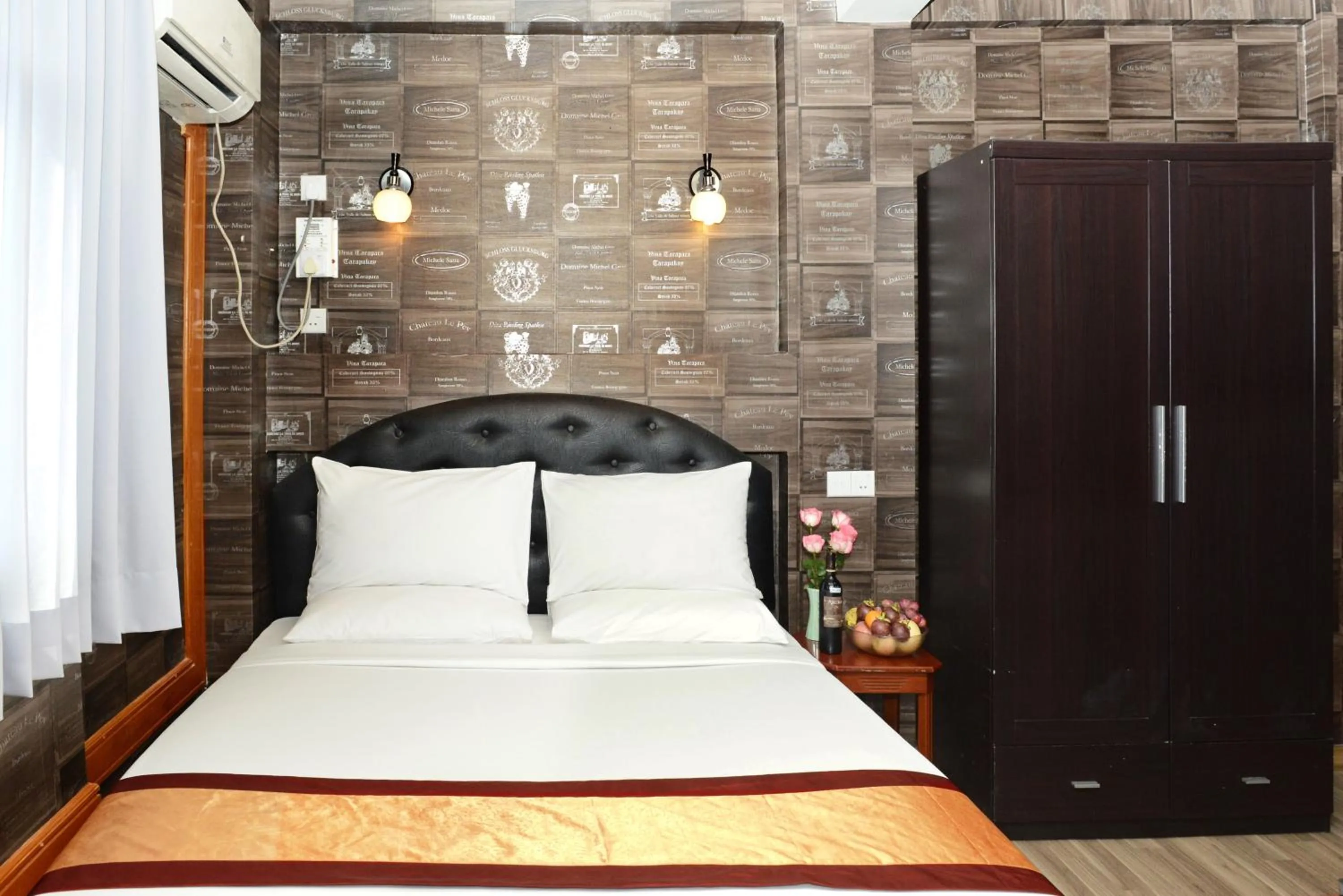 Bedroom, Bed in Hotel Grand United - Chinatown