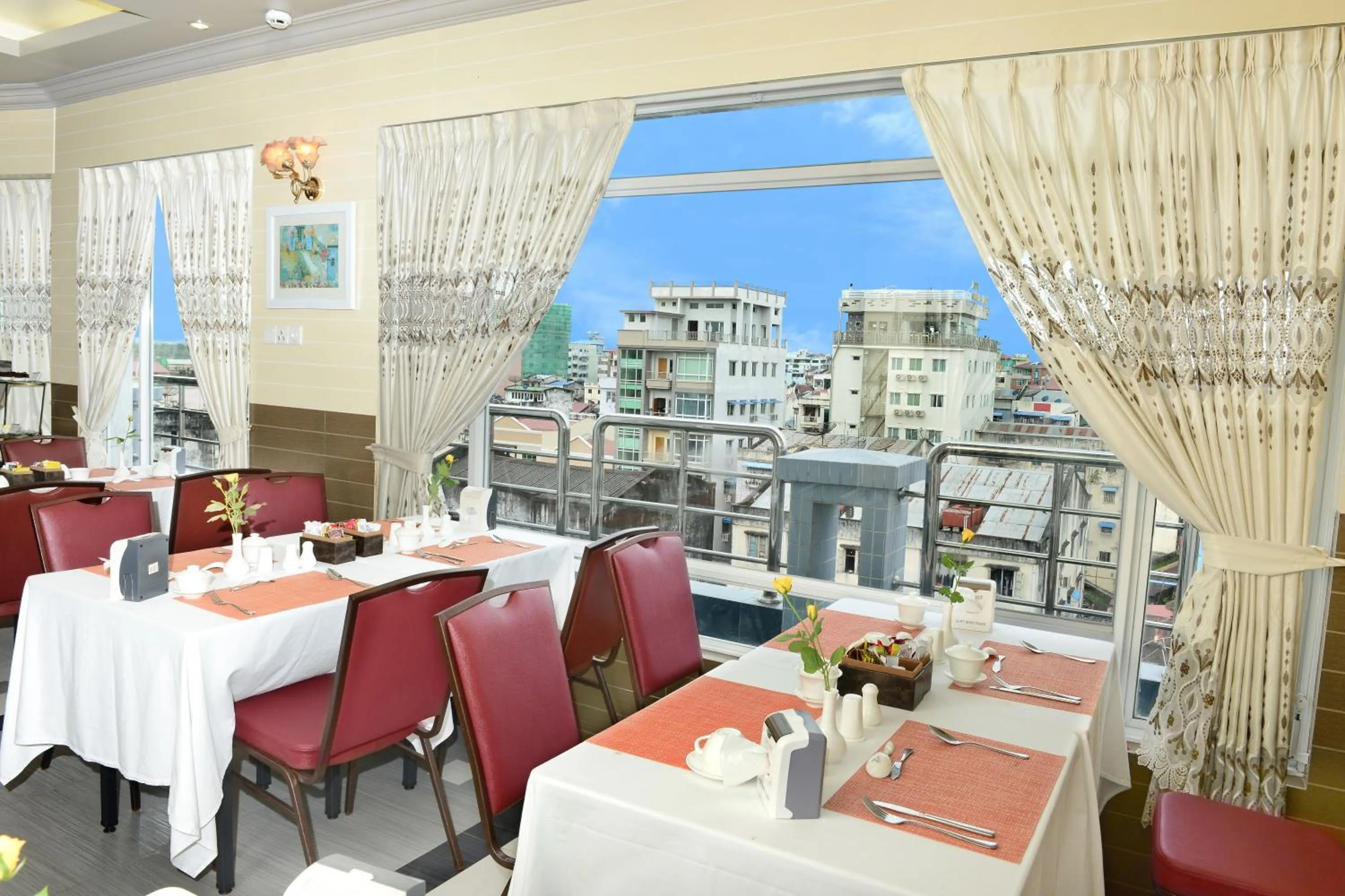 Restaurant/places to eat in Hotel Grand United - Chinatown