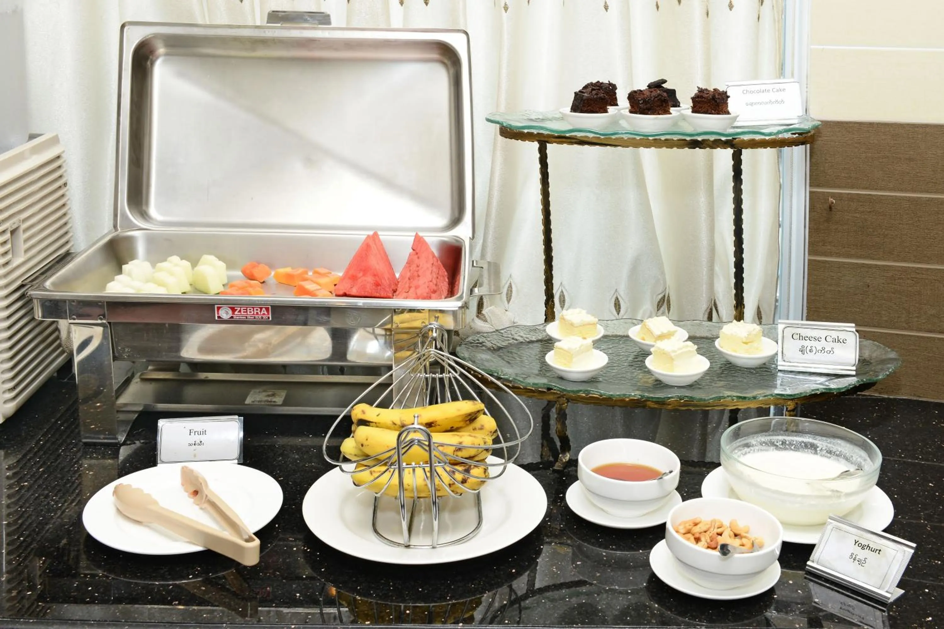 Food in Hotel Grand United - Chinatown