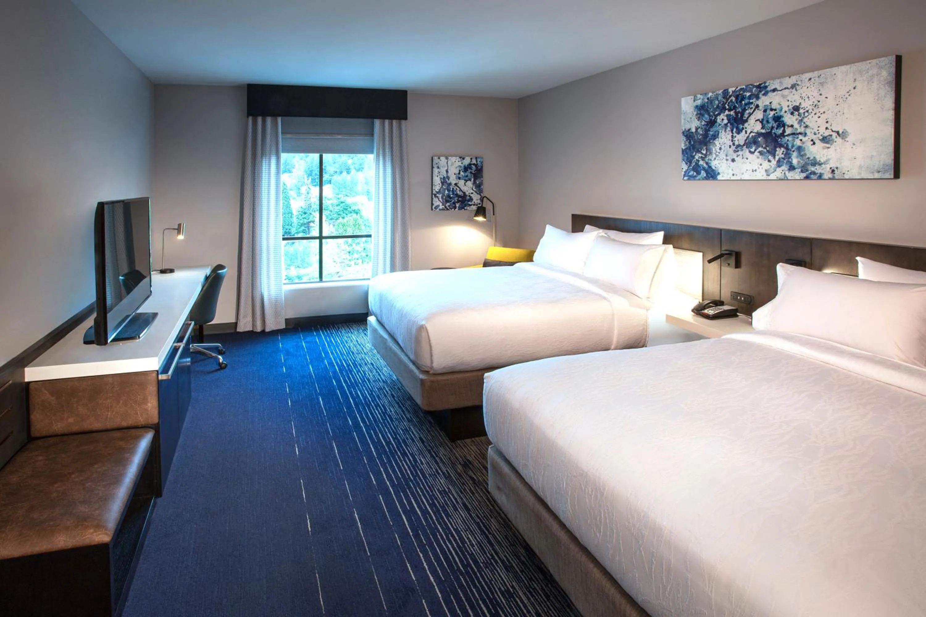 Bedroom, Bed in Hilton Garden Inn Redmond WA