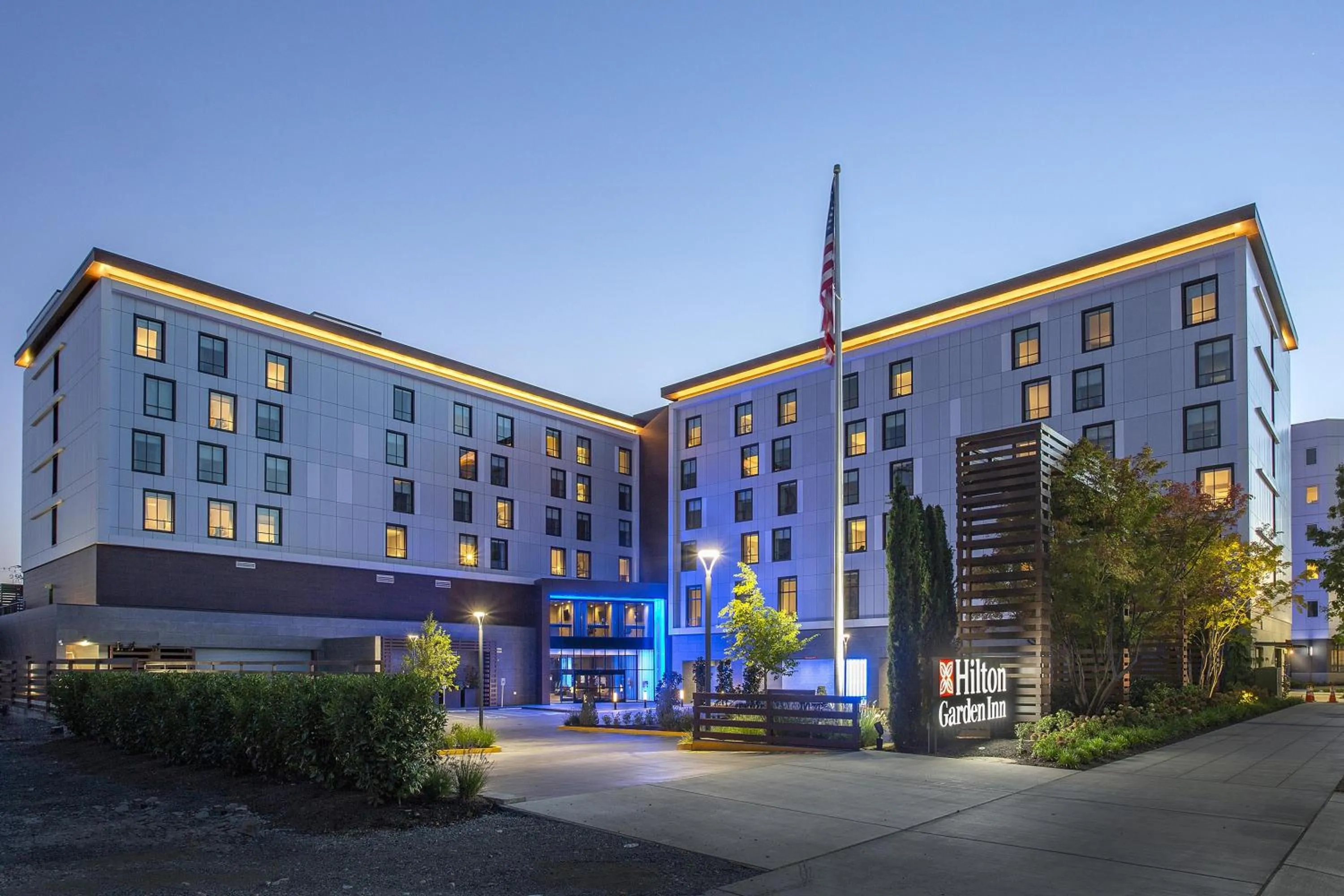 Property building in Hilton Garden Inn Redmond WA