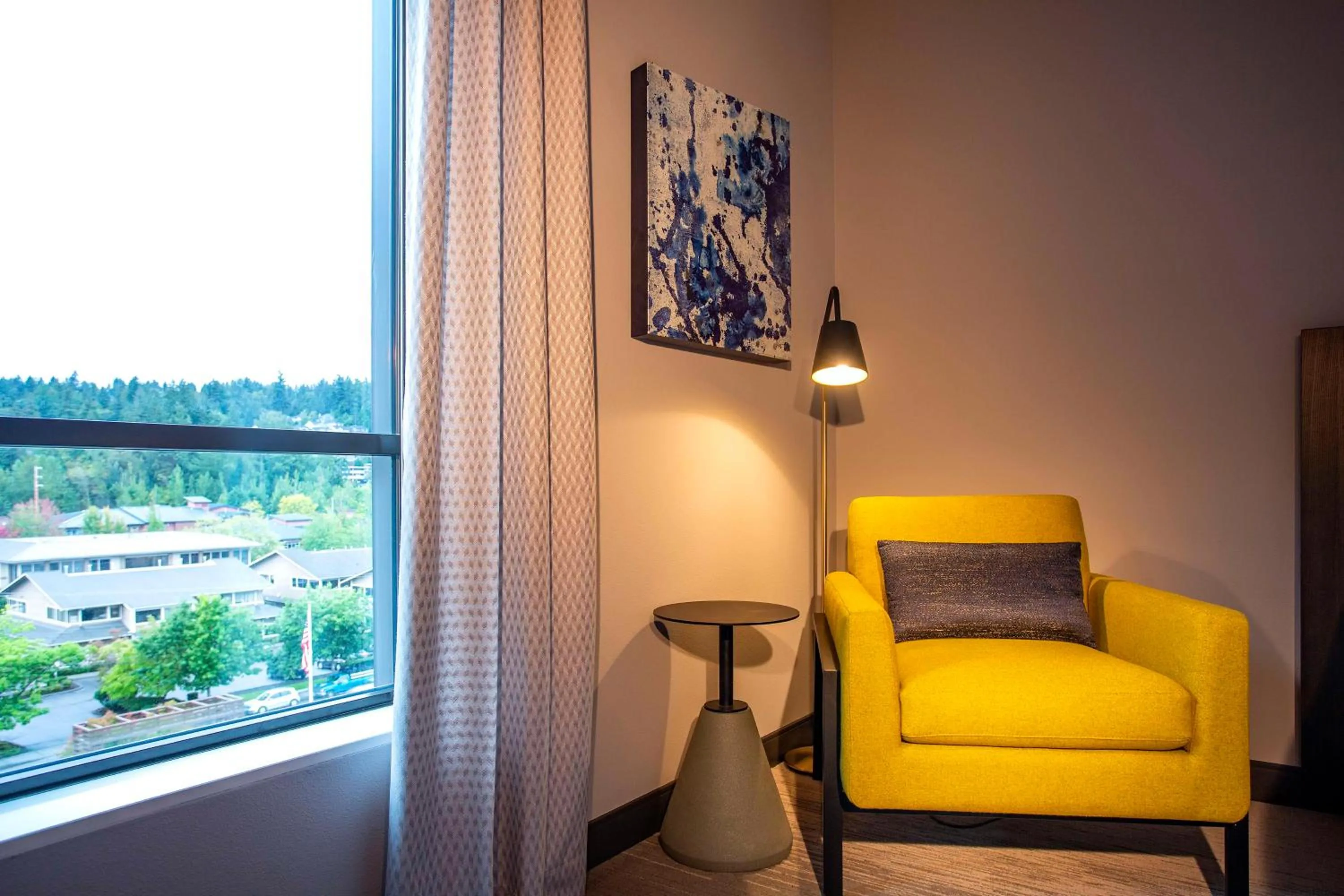 King Room with Tub - Mobility and Hearing Access in Hilton Garden Inn Redmond WA