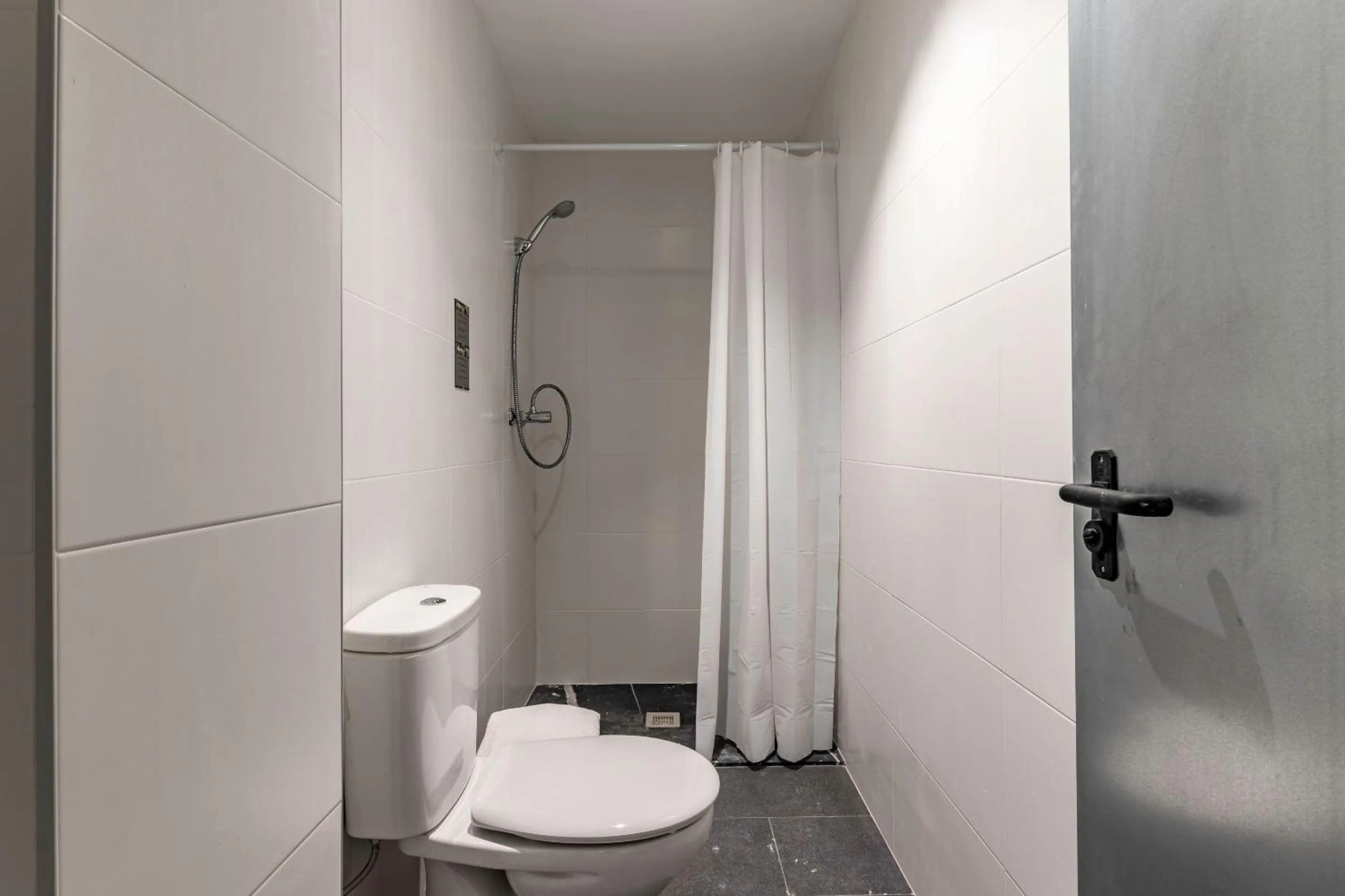 Shower in Ekoos Hostel, Bilbao Eko Hostel