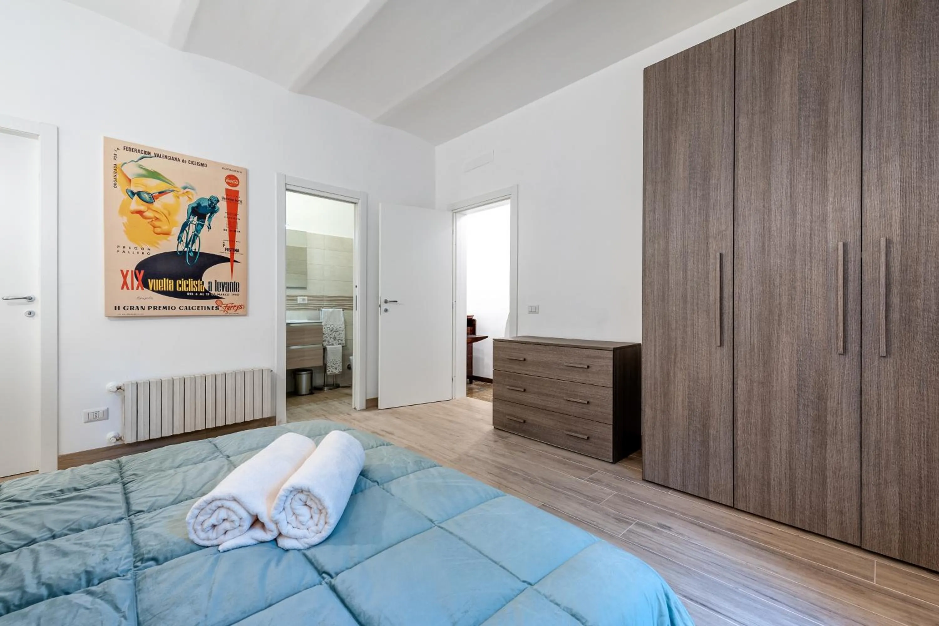 Bedroom, Bed in Tour de Rome