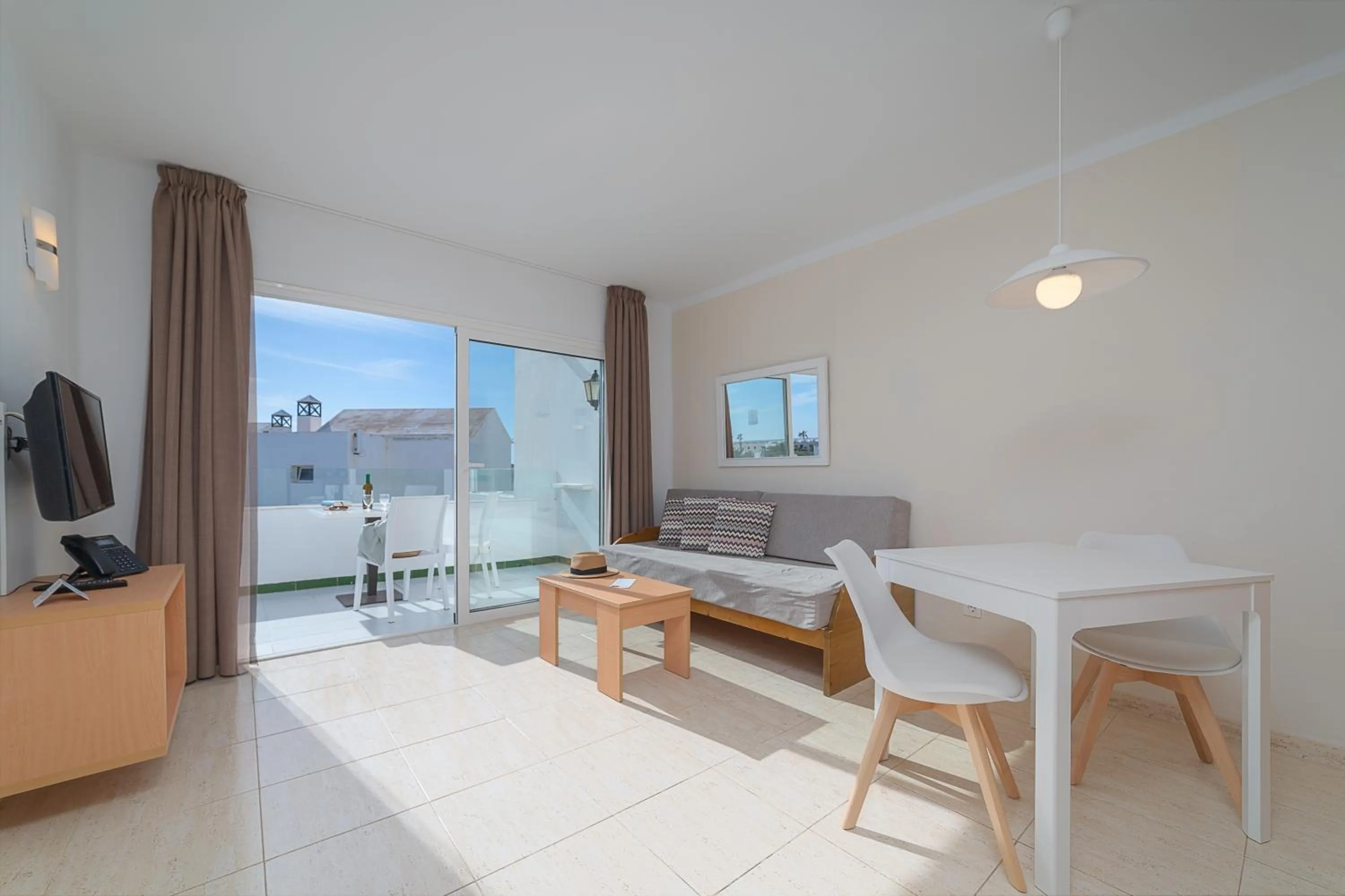 TV and multimedia in Hotel Siroco - Adults Only 18