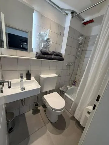 Bathroom in Swetis Passage