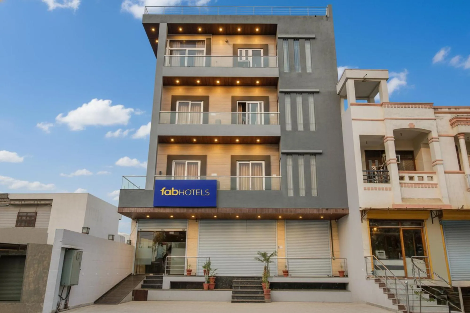 Facade/entrance in FabHotel 7th Crossing Malviya Nagar