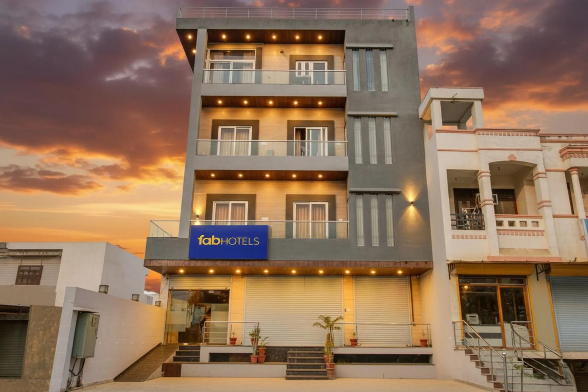 Facade/entrance in FabHotel 7th Crossing Malviya Nagar