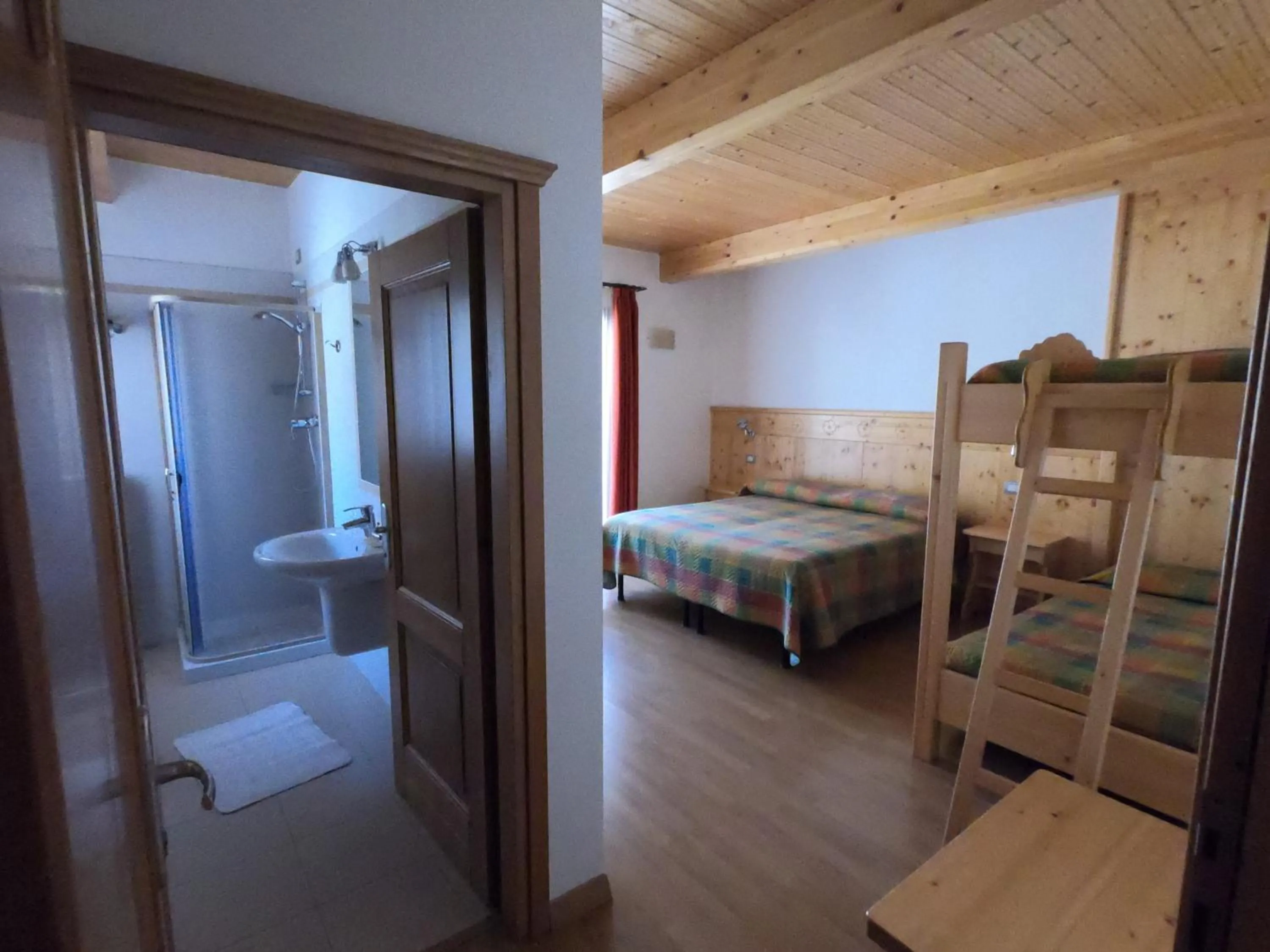 Bed in Albergo Ristorante Baraglia