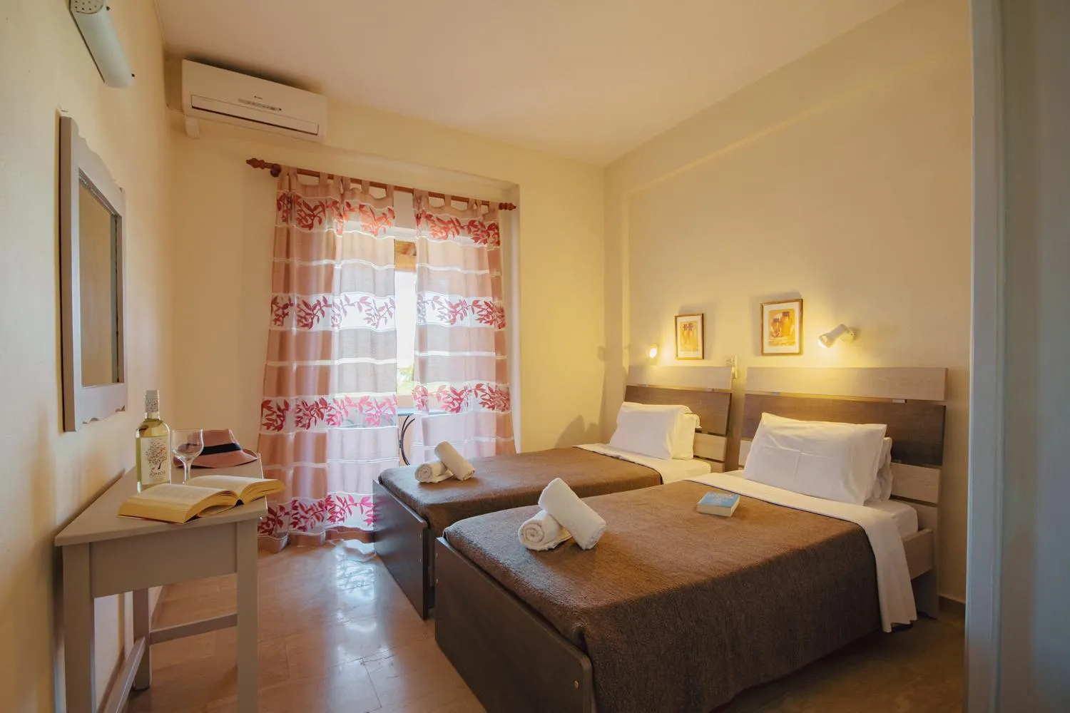 Bedroom in Villa Rosa Apartments