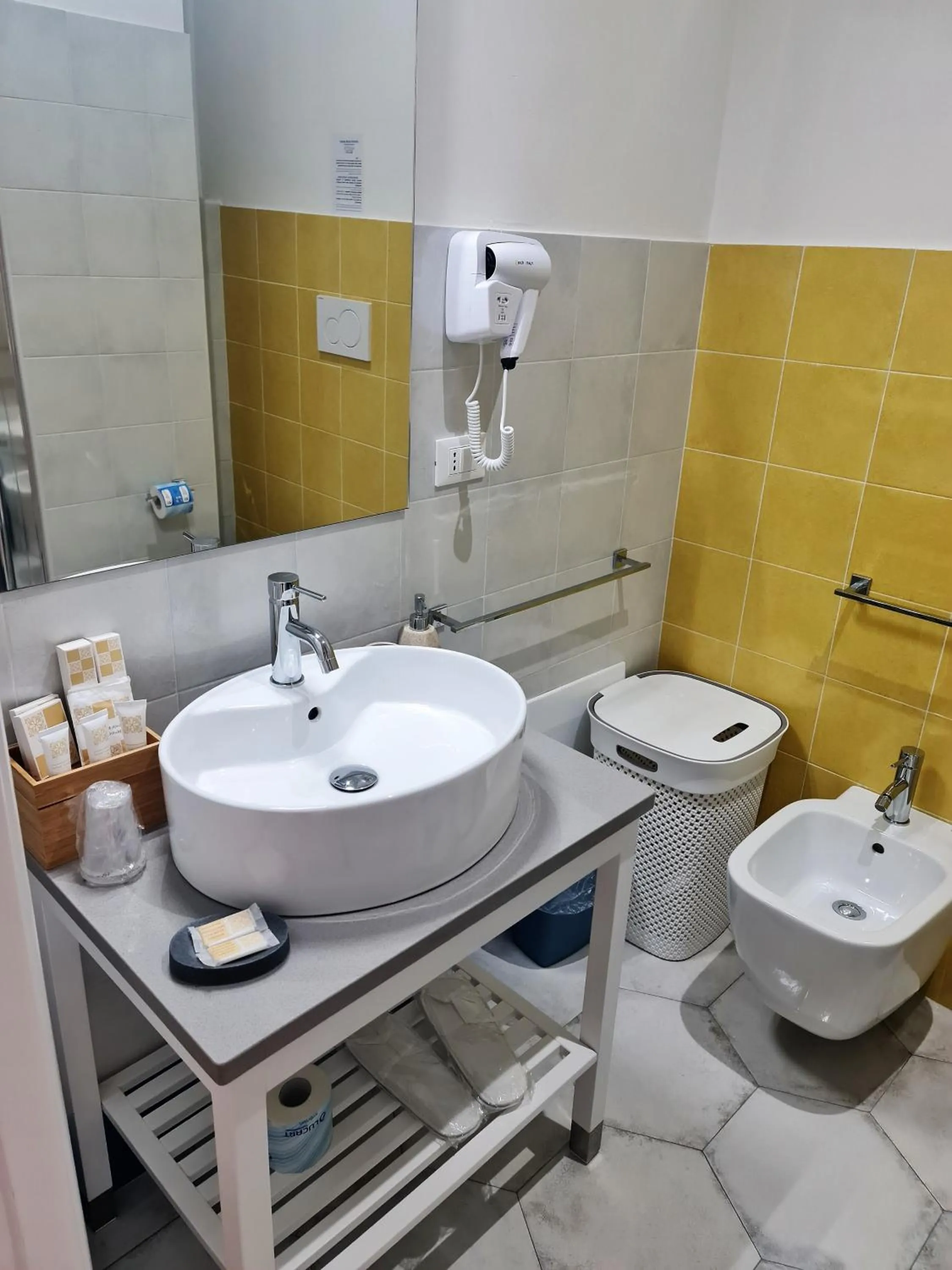 Bathroom in Kalinifta Rooms Apartment