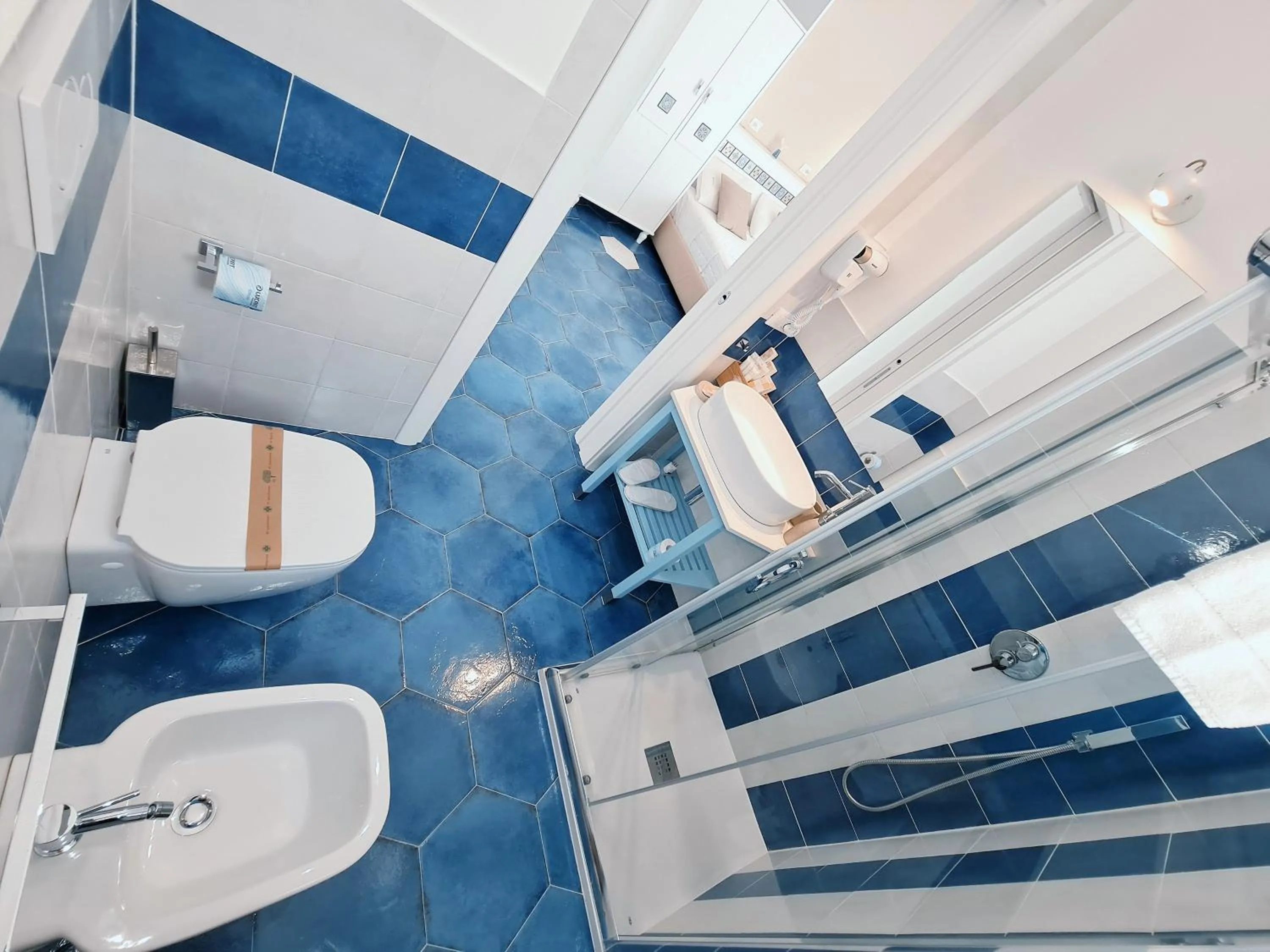 Bathroom in Kalinifta Rooms Apartment