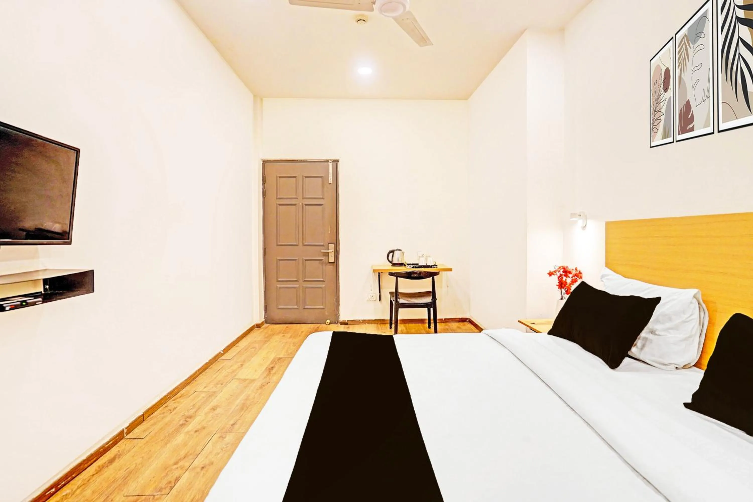 Bedroom, Bed in Townhouse Mukut Bazar