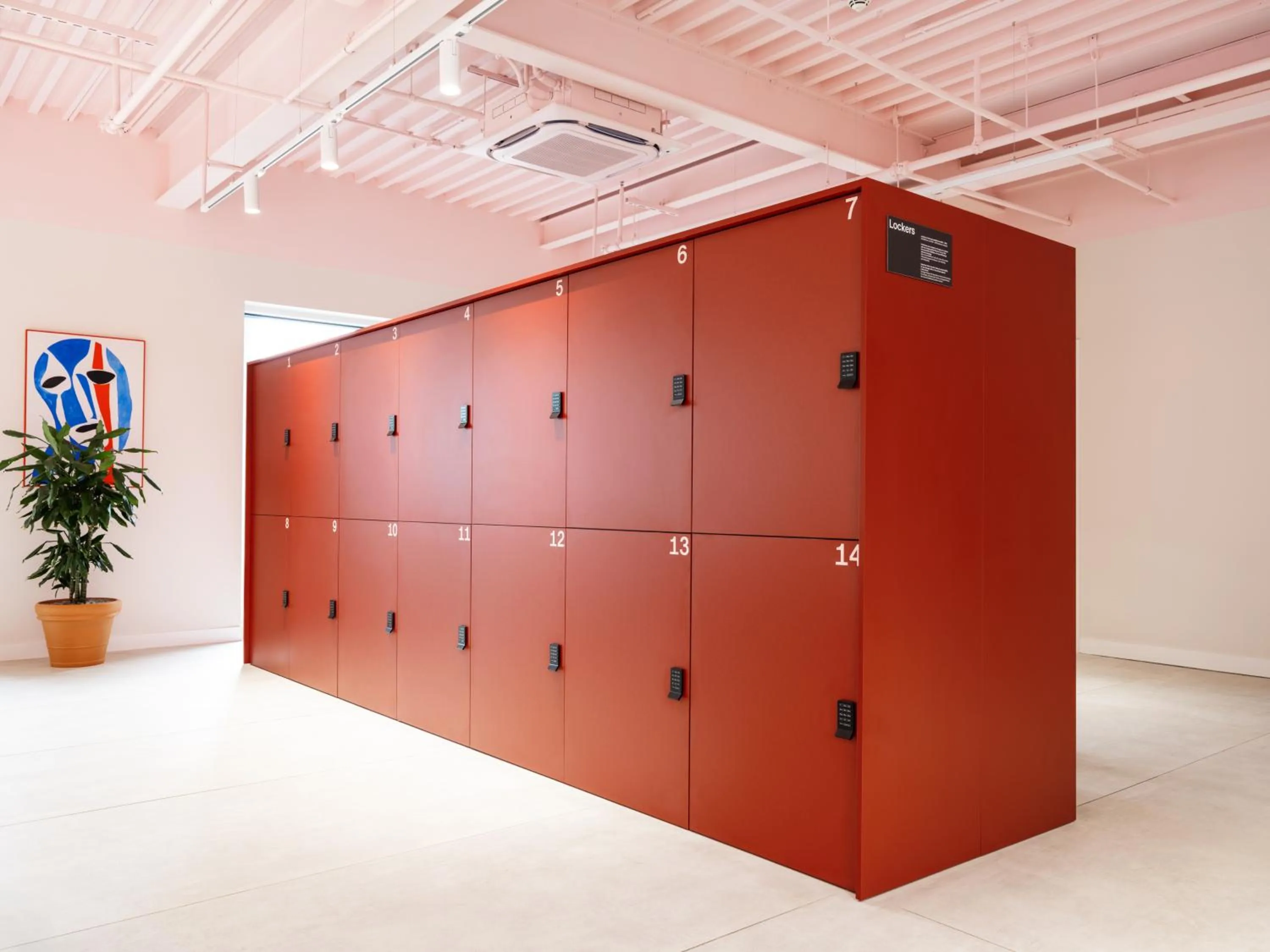 locker in Numa Berlin Kudamm