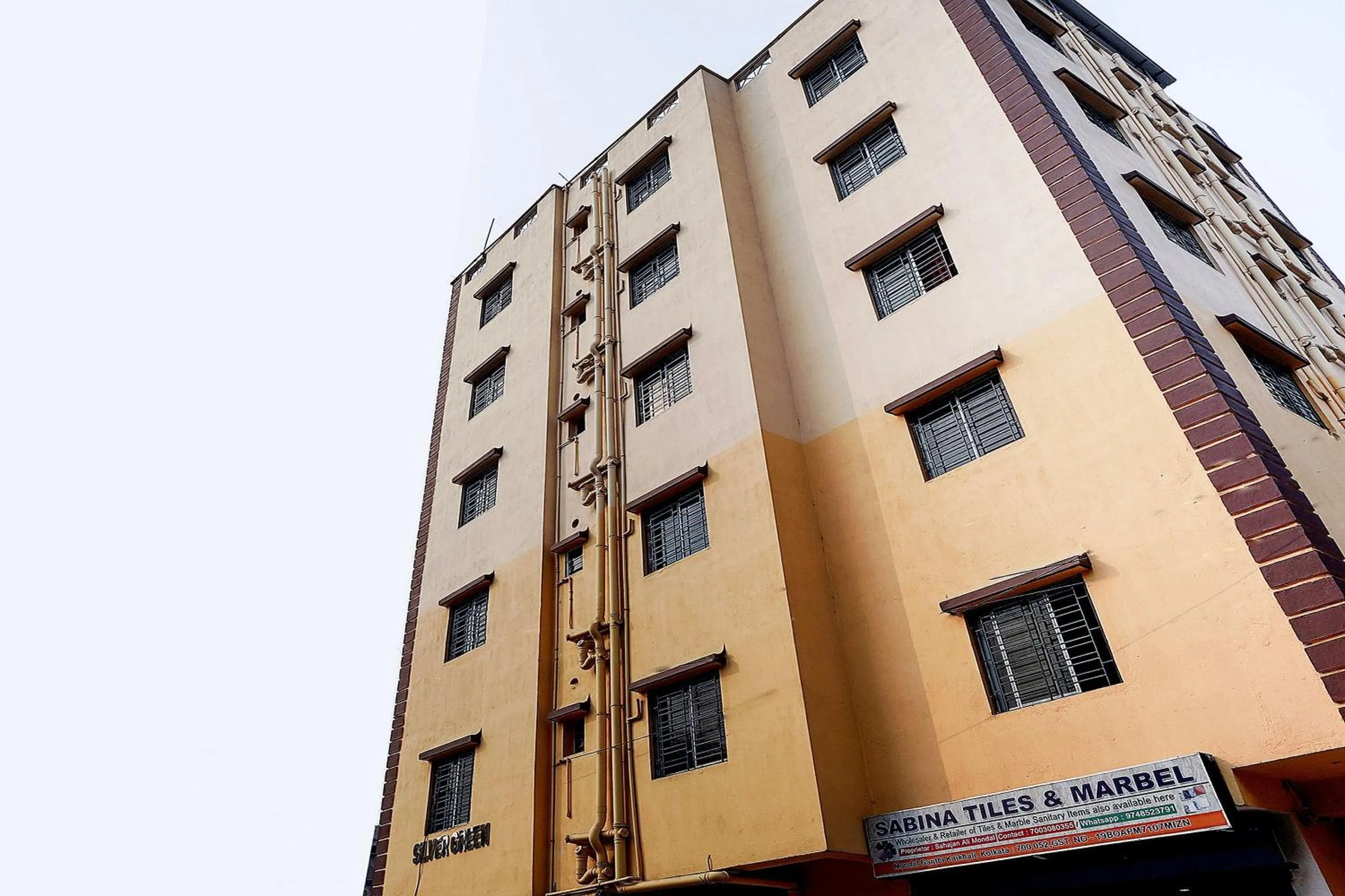 Facade/entrance in SPOT ON Silver Green