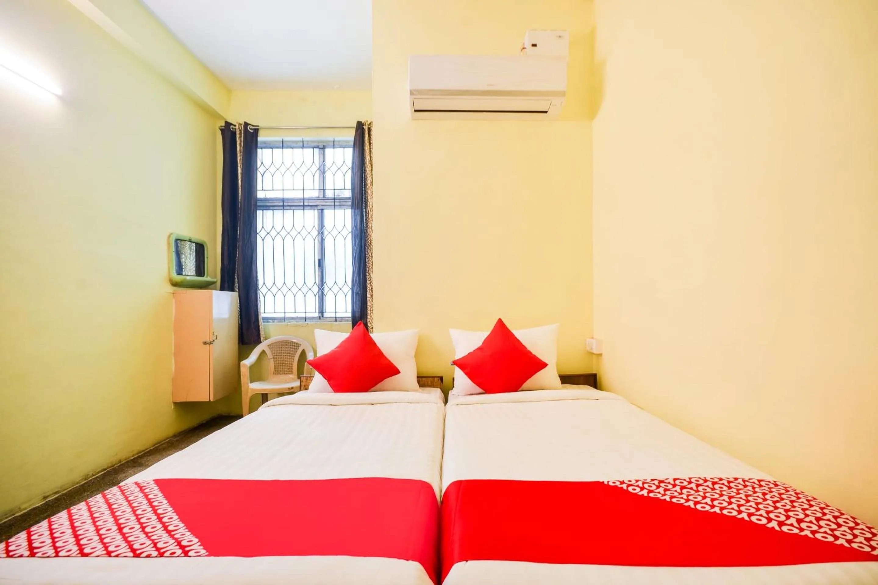 Bedroom, Bed in Super Hotel O Aruljothi Gandhipuram Bus Terminus