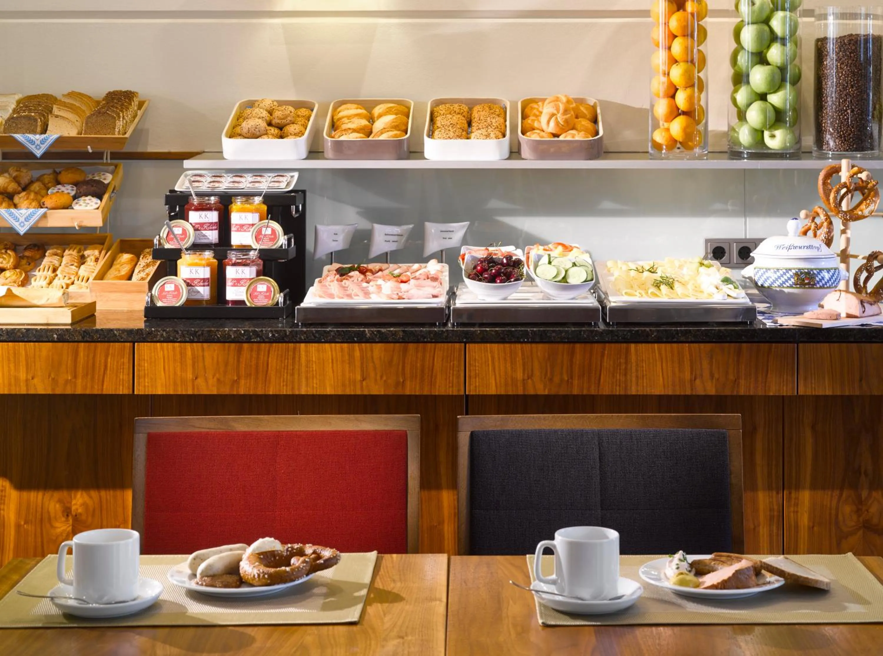 Restaurant/places to eat in K+K Hotel am Harras