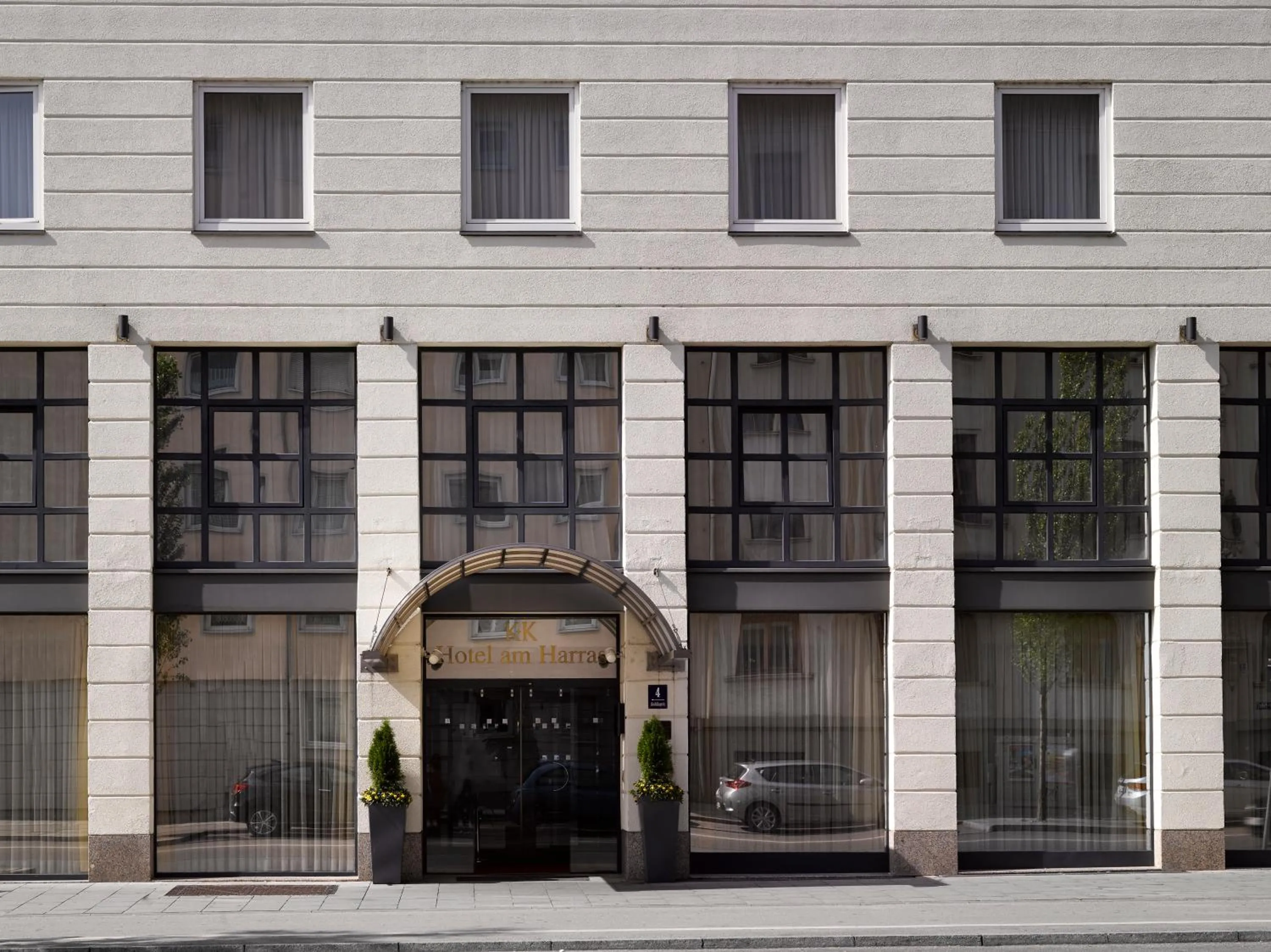 Facade/entrance in K+K Hotel am Harras