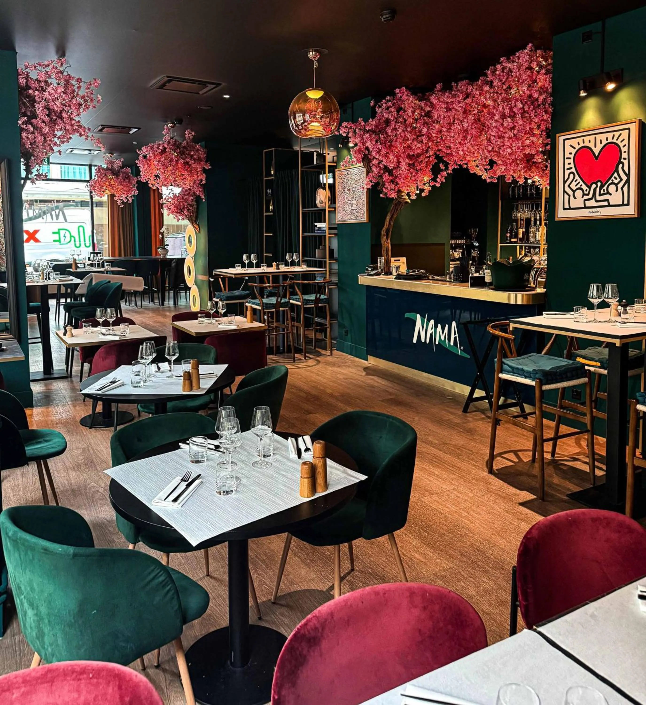 Restaurant/places to eat in Marmont Hotel