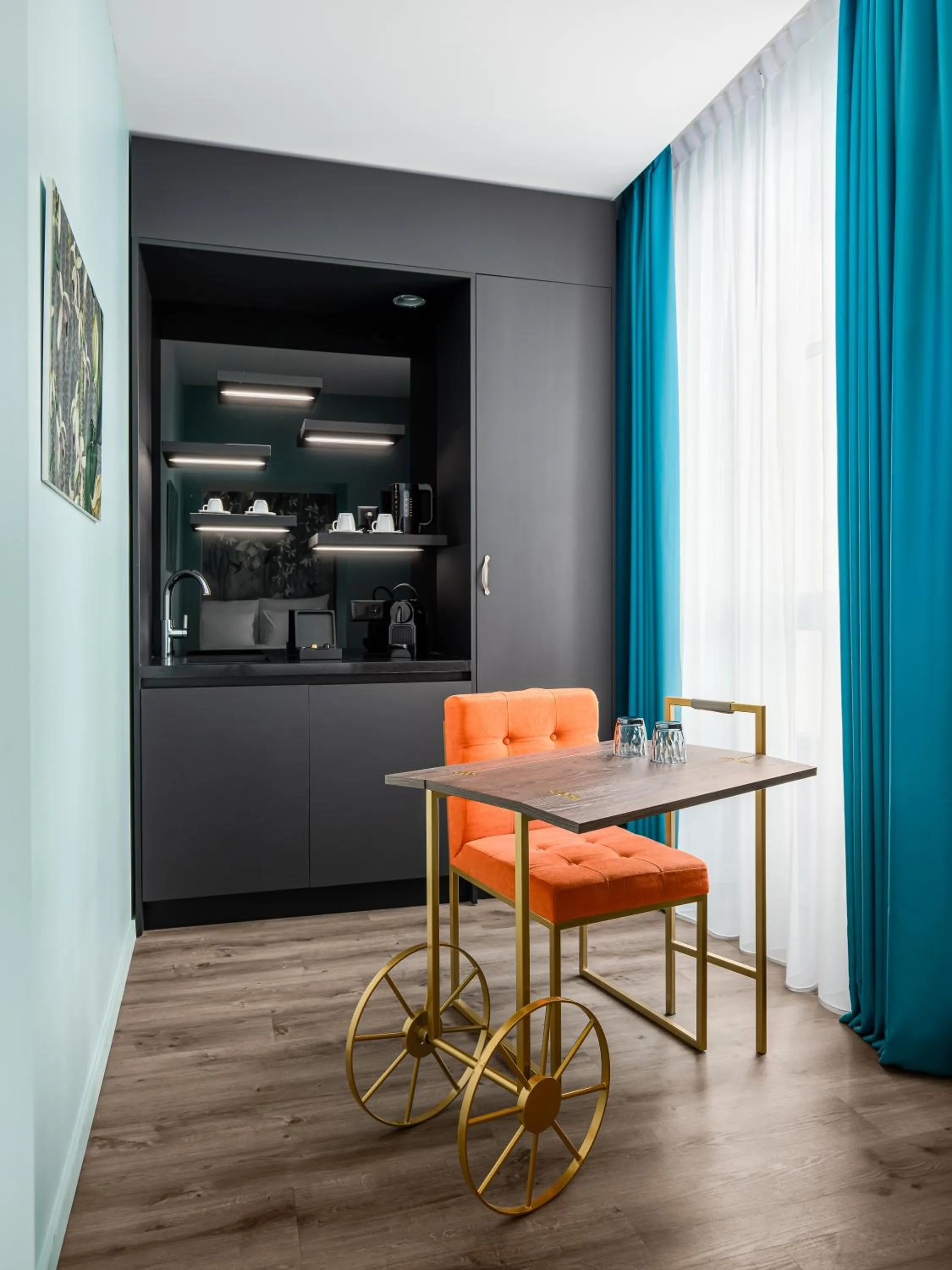 Kitchen or kitchenette in Marmont Hotel