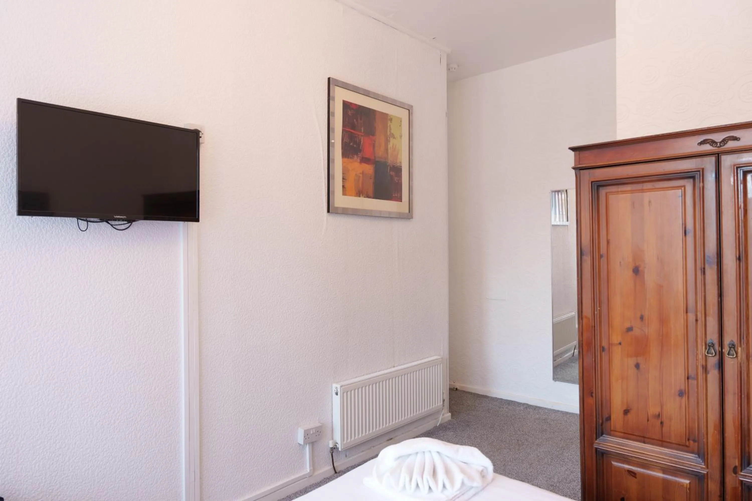 TV and multimedia, Bed in The Royal Alexandra Hotel by Compass Hospitality